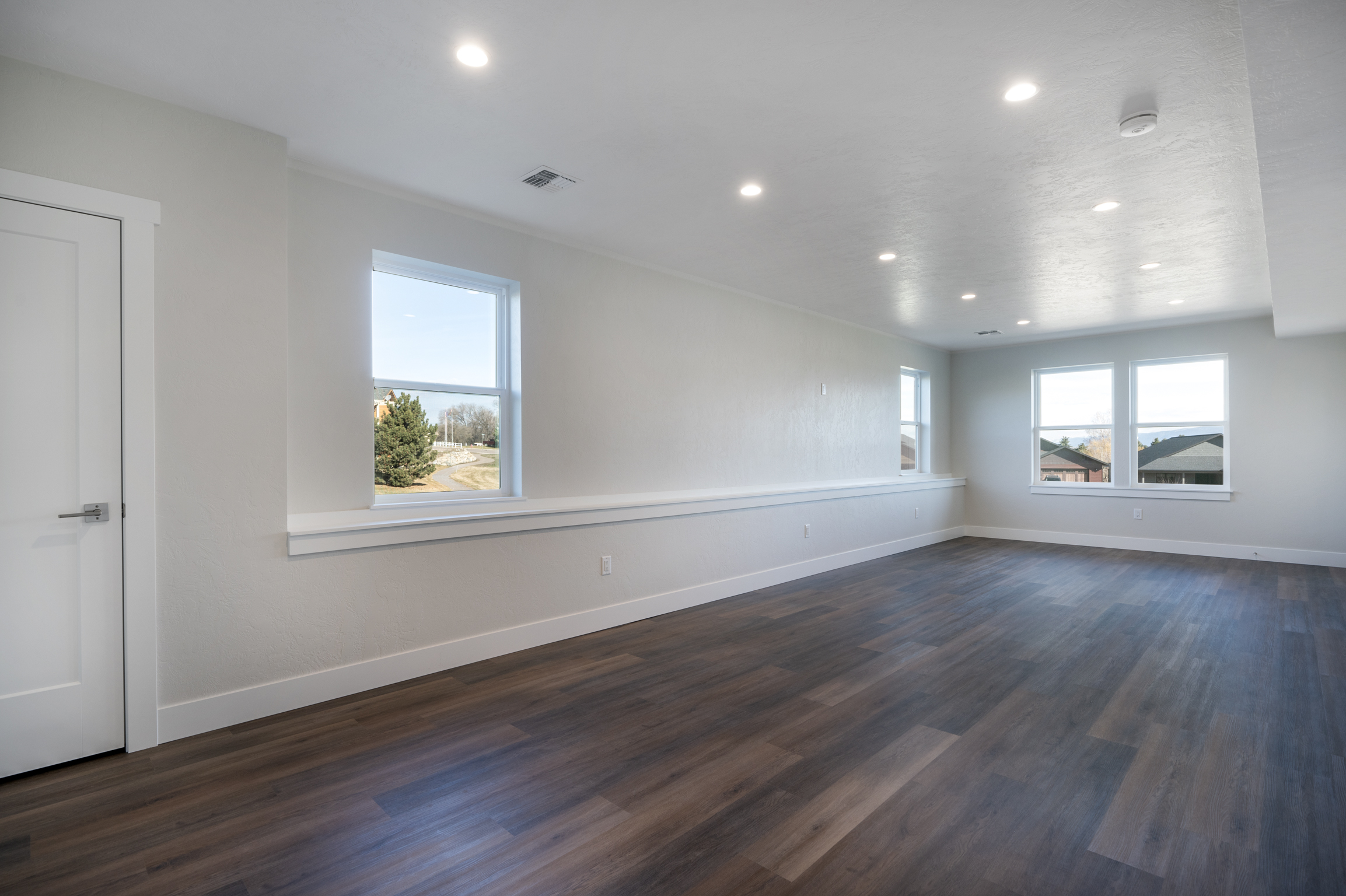 Polson, Montana, 59860, United States, 3 Bedrooms Bedrooms, ,2 BathroomsBathrooms,Residential,For Sale,1882171