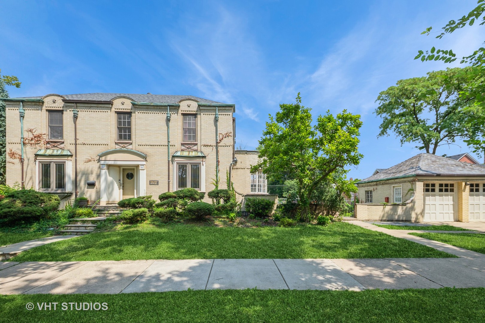 Chicago, Illinois, 60643, United States, 4 Bedrooms Bedrooms, ,3 BathroomsBathrooms,Residential,For Sale,1910863