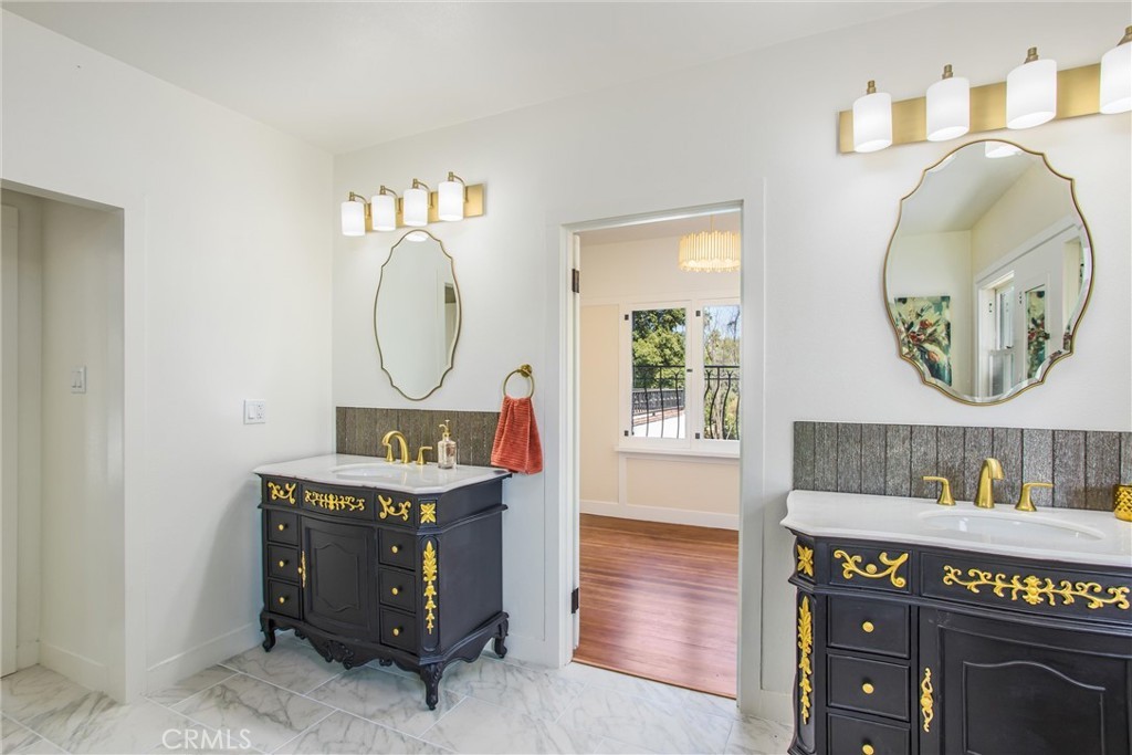 Redlands, California, 92373, United States, 5 Bedrooms Bedrooms, ,4 BathroomsBathrooms,Residential,For Sale,1982163