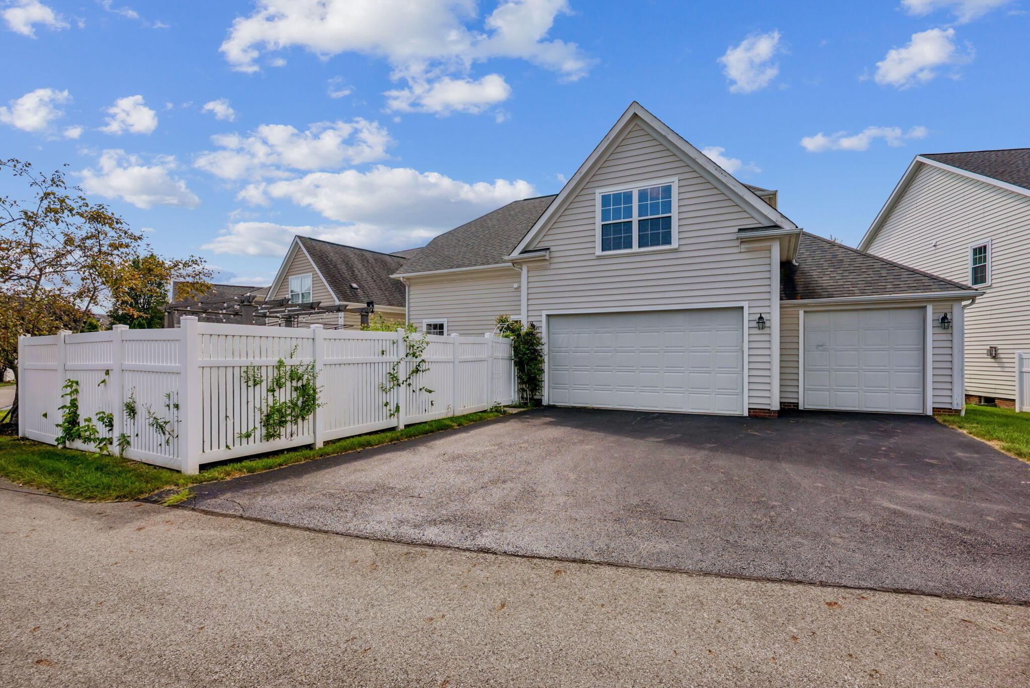 New Albany, Ohio, 43054, United States, 4 Bedrooms Bedrooms, ,5 BathroomsBathrooms,Residential,For Sale,1991111