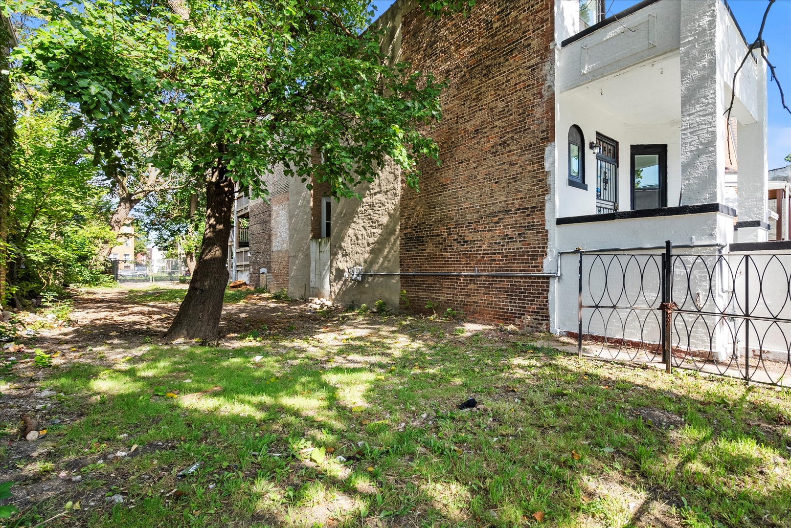 Chicago, Illinois, 60624-2620, United States, 6 Bedrooms Bedrooms, ,3 BathroomsBathrooms,Residential,For Sale,1915629