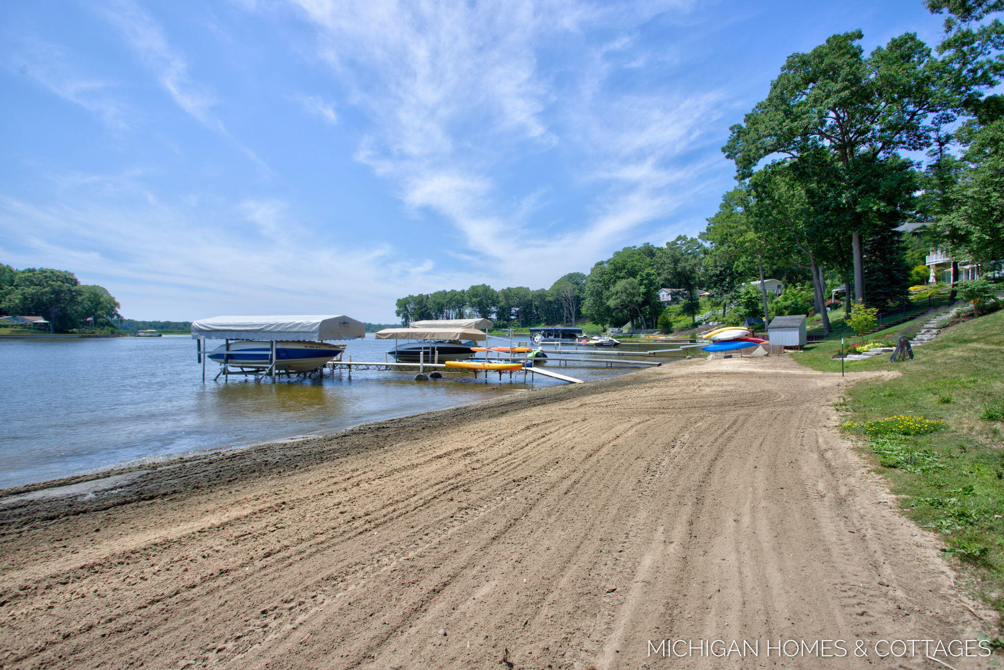 Saugatuck, Michigan, 49453, United States, 5 Bedrooms Bedrooms, ,4 BathroomsBathrooms,Residential,For Sale,1940964