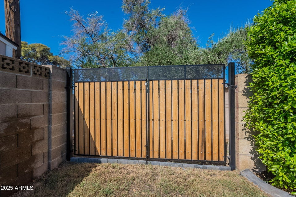 Phoenix, Arizona, 85008, United States, 4 Bedrooms Bedrooms, ,2 BathroomsBathrooms,Residential,For Sale,1974432