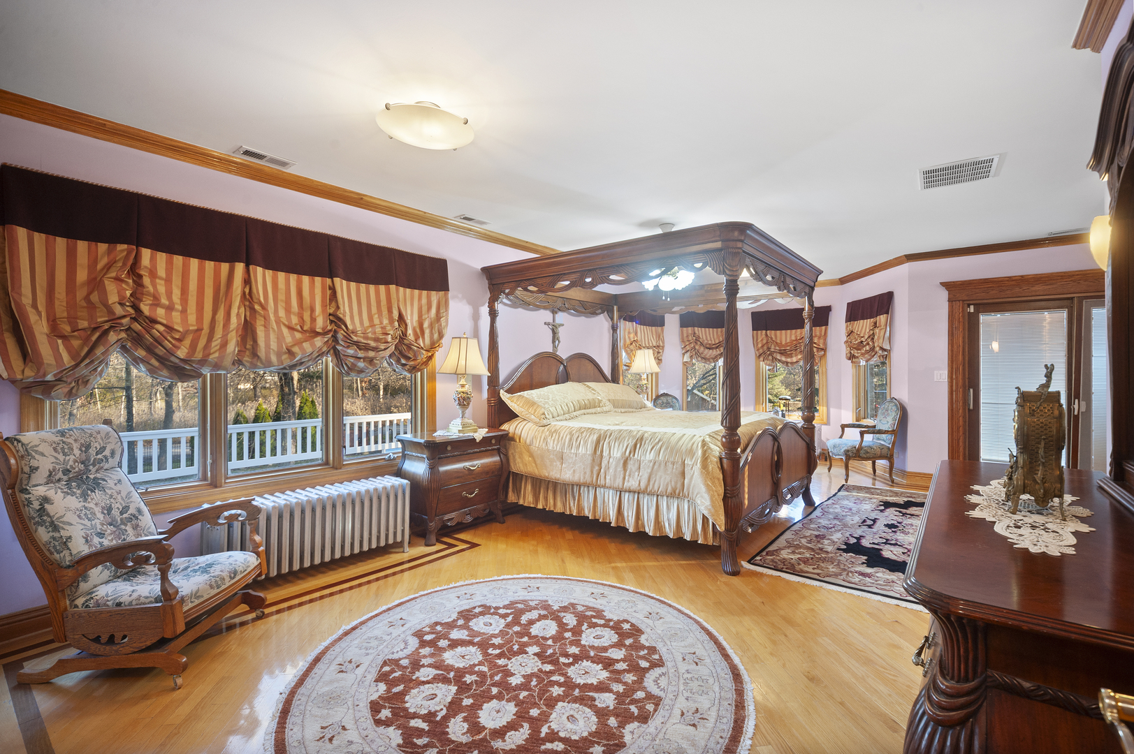 Libertyville, Illinois, 60048, United States, 4 Bedrooms Bedrooms, ,4 BathroomsBathrooms,Residential,For Sale,2003130