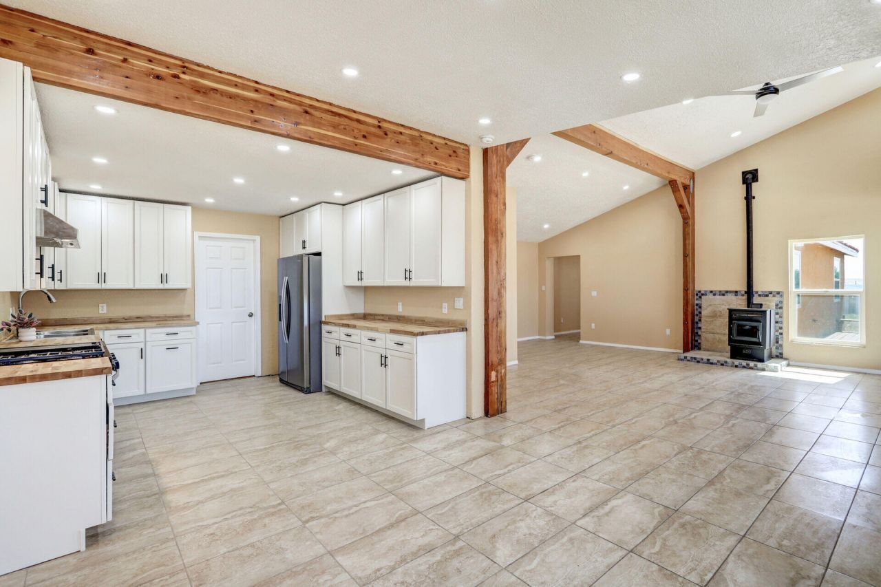 Edgewood, New Mexico, 87015, United States, 4 Bedrooms Bedrooms, ,2 BathroomsBathrooms,Residential,For Sale,1868878