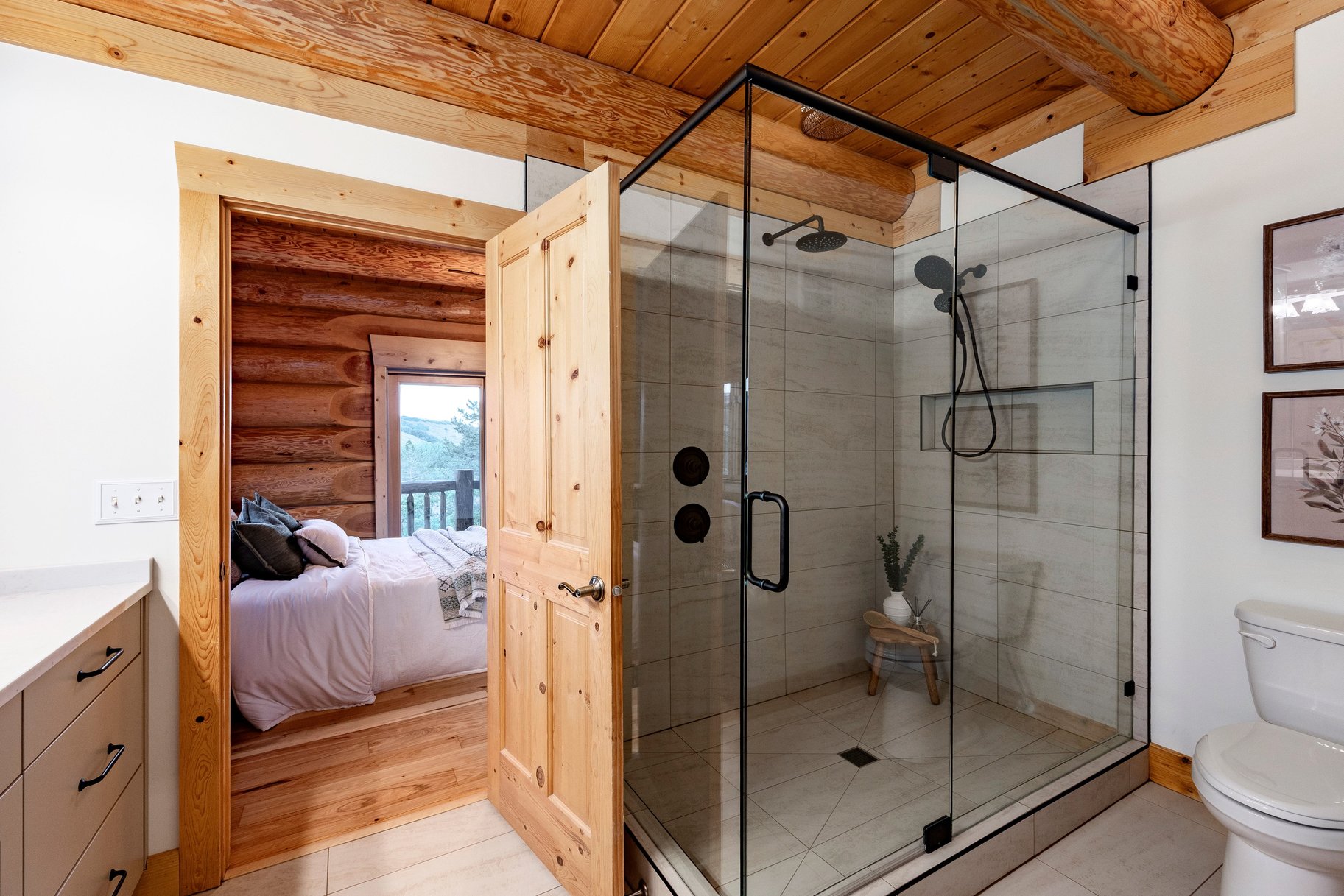  Refined Mountain Home on 1.27 Acres Near Snowbasin - 物件實景