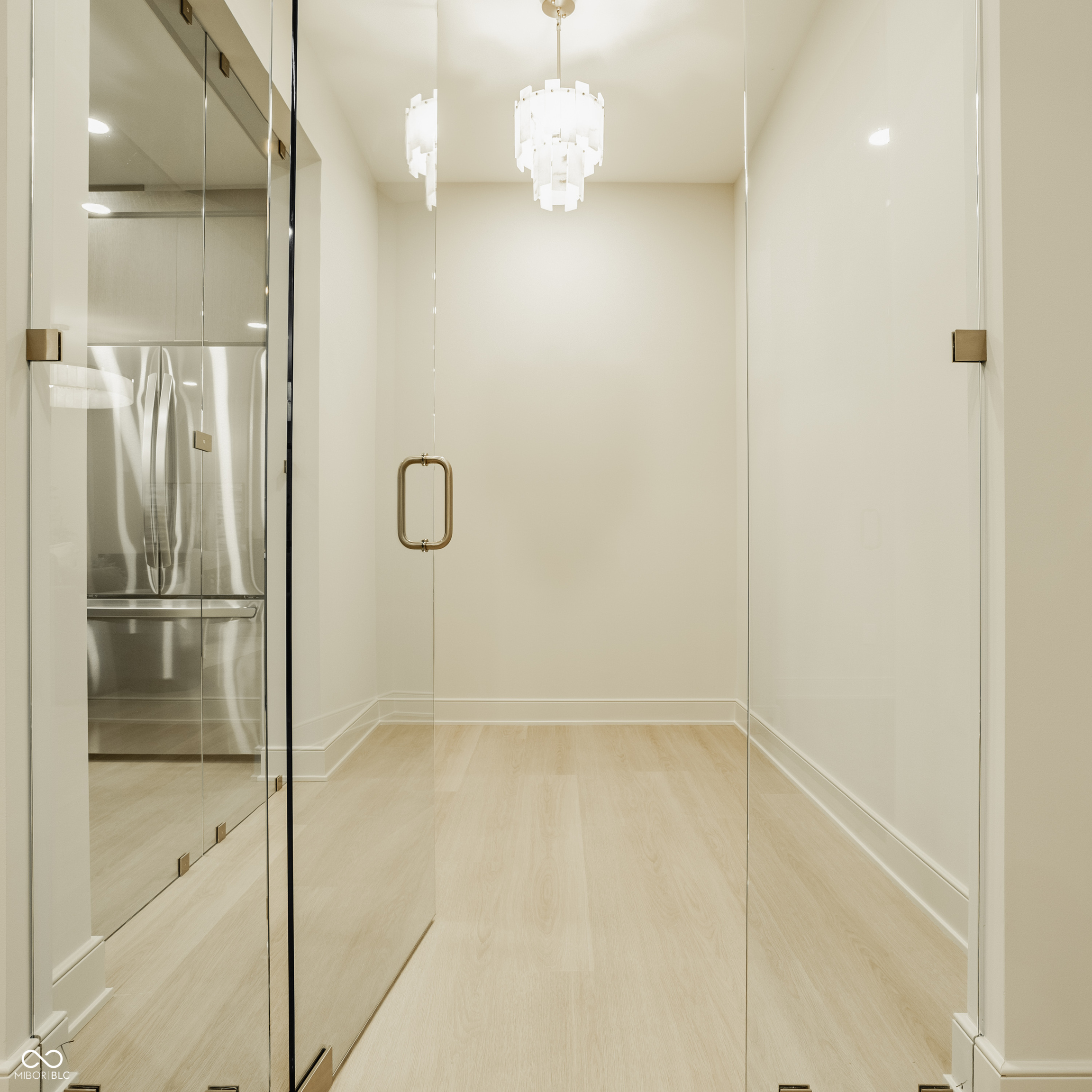 Bargersville, Indiana, 46106, United States, 5 Bedrooms Bedrooms, ,6 BathroomsBathrooms,Residential,For Sale,1977428