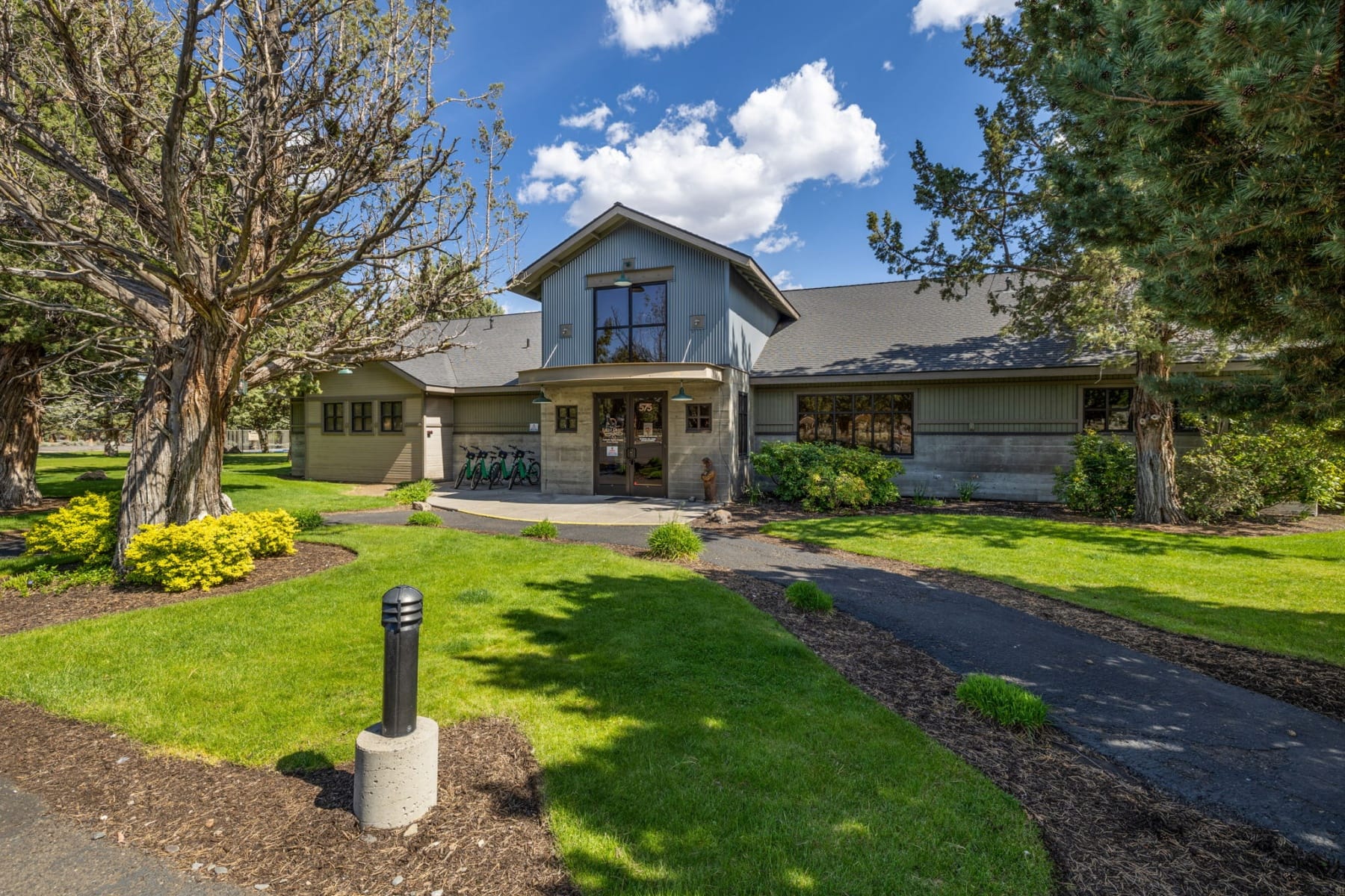  1144 Highland View Loop Redmond, OR 97756 - 物件實景