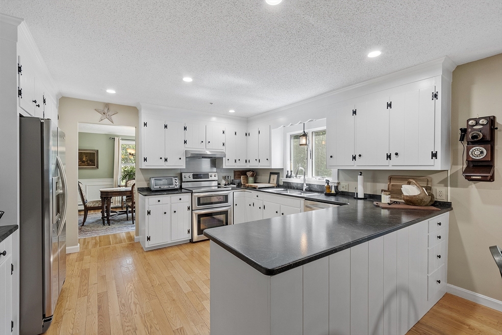 Pepperell, Massachusetts, 01463, United States, 4 Bedrooms Bedrooms, ,3 BathroomsBathrooms,Residential,For Sale,1930074