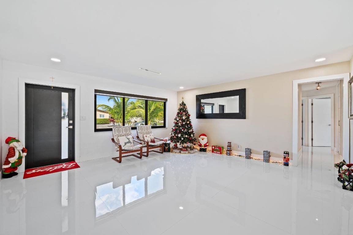 Hollywood, Florida, 33021, United States, 4 Bedrooms Bedrooms, ,2 BathroomsBathrooms,Residential,For Sale,2005930