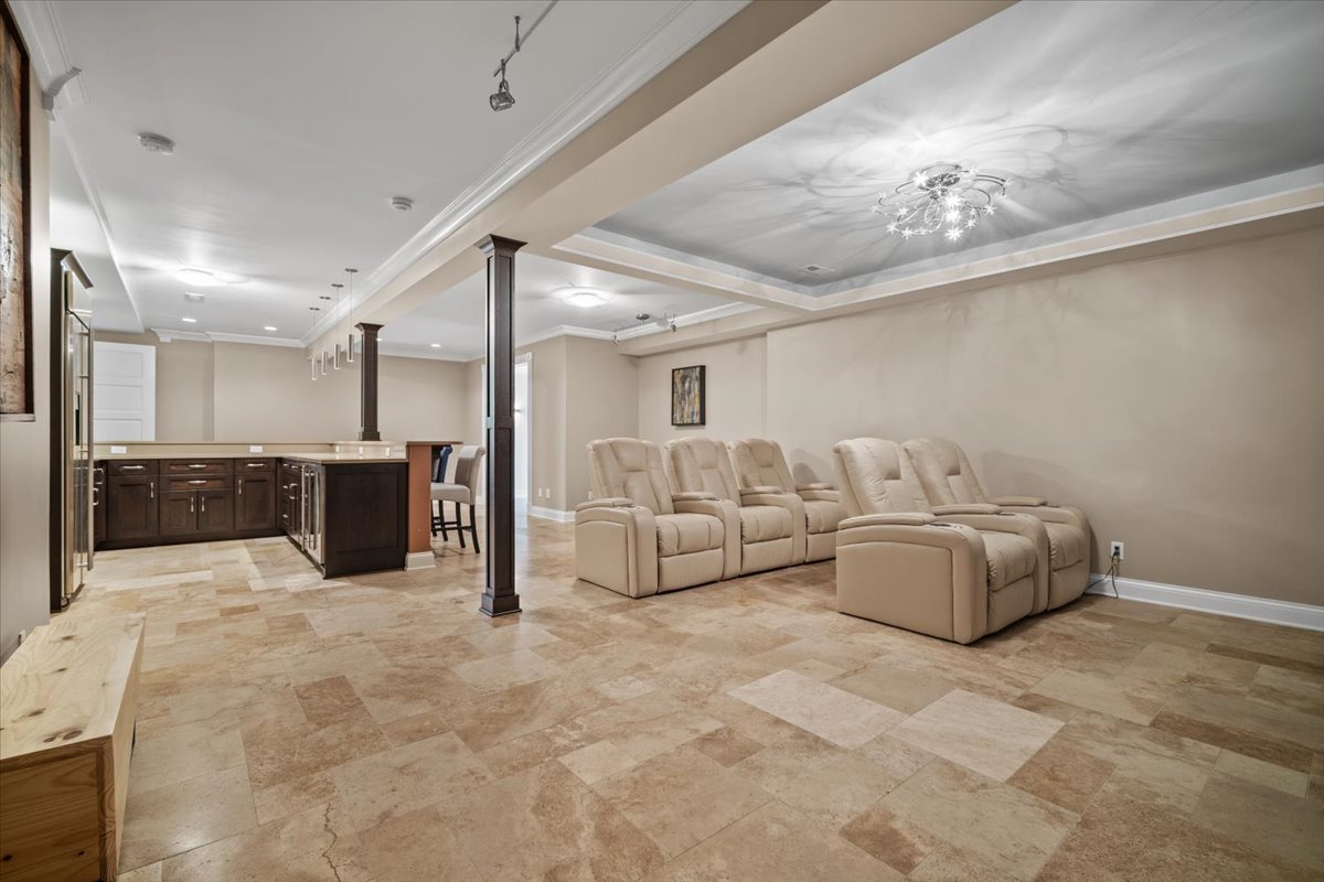 Bloomington, Illinois, 61704, United States, 4 Bedrooms Bedrooms, ,7 BathroomsBathrooms,Residential,For Sale,1941288