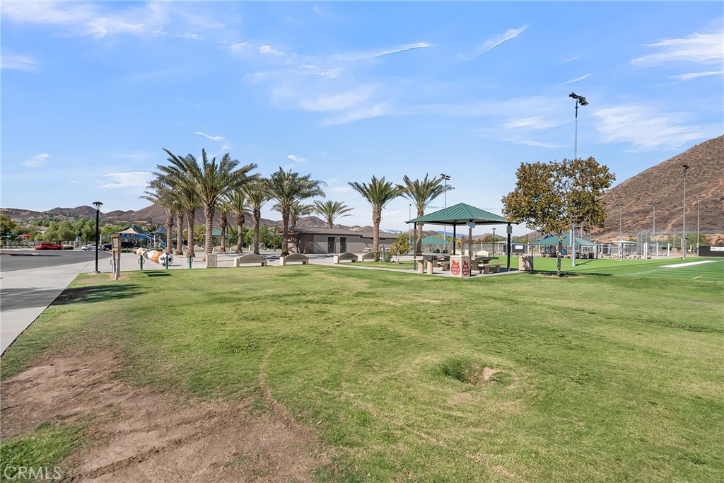 Lake Elsinore, California, 92532, United States, 4 Bedrooms Bedrooms, ,3 BathroomsBathrooms,Residential,For Sale,1955180