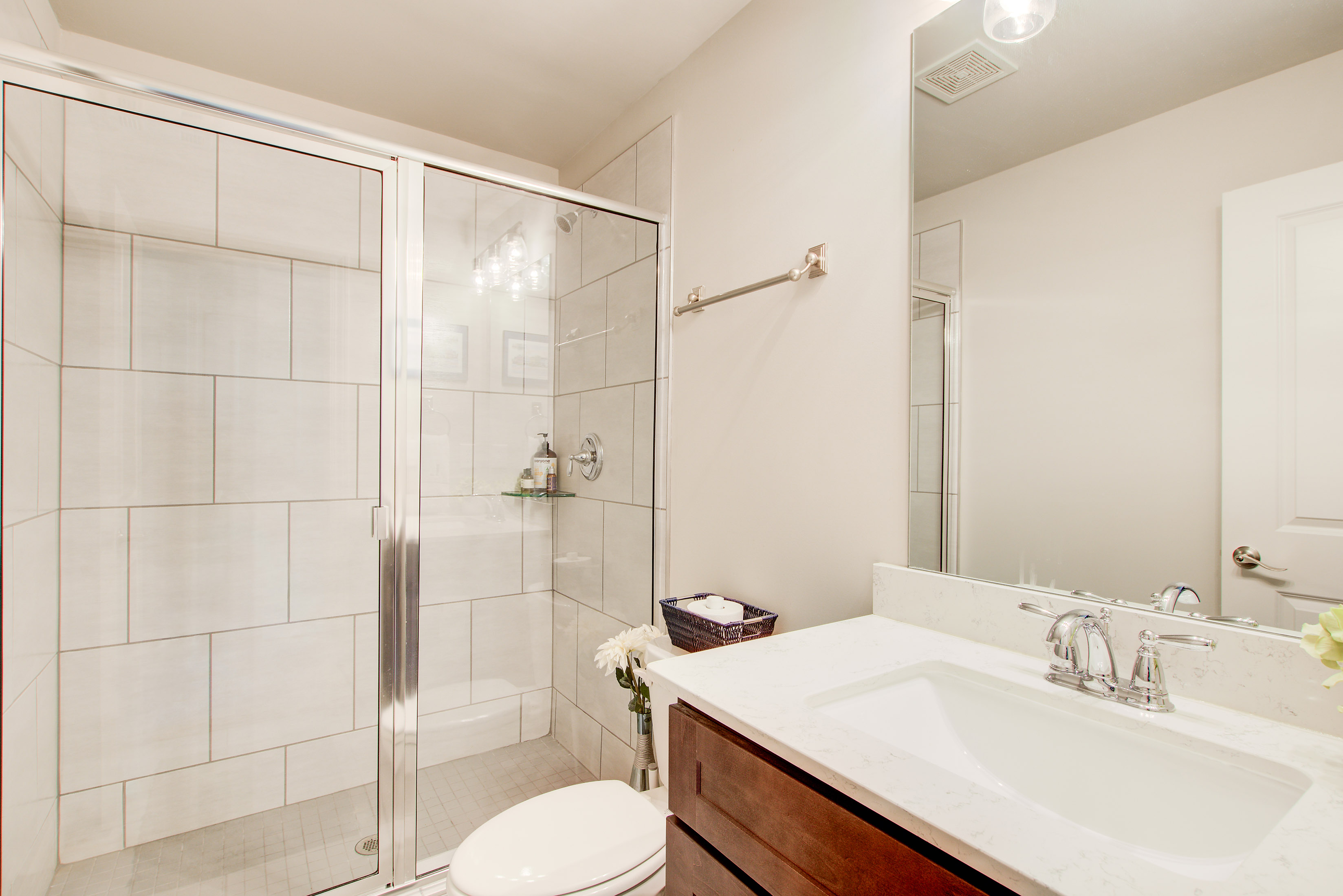  Impeccably Maintained Brick Home with No HOA and an Oversized Lot - 物件實景