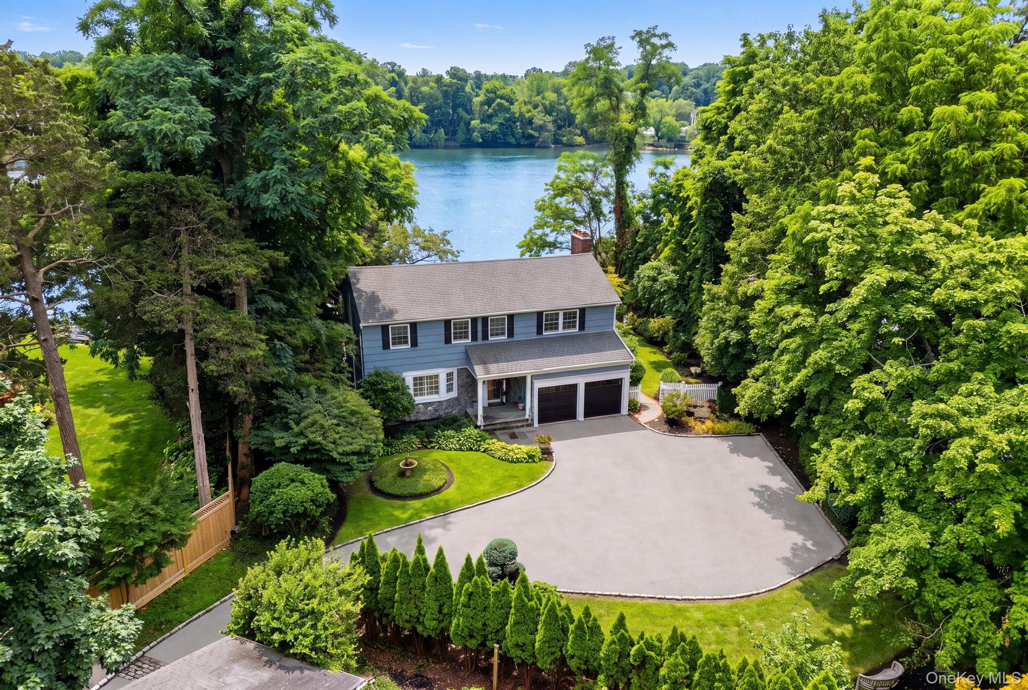 Prospect Rd, Centerport, NY 11721