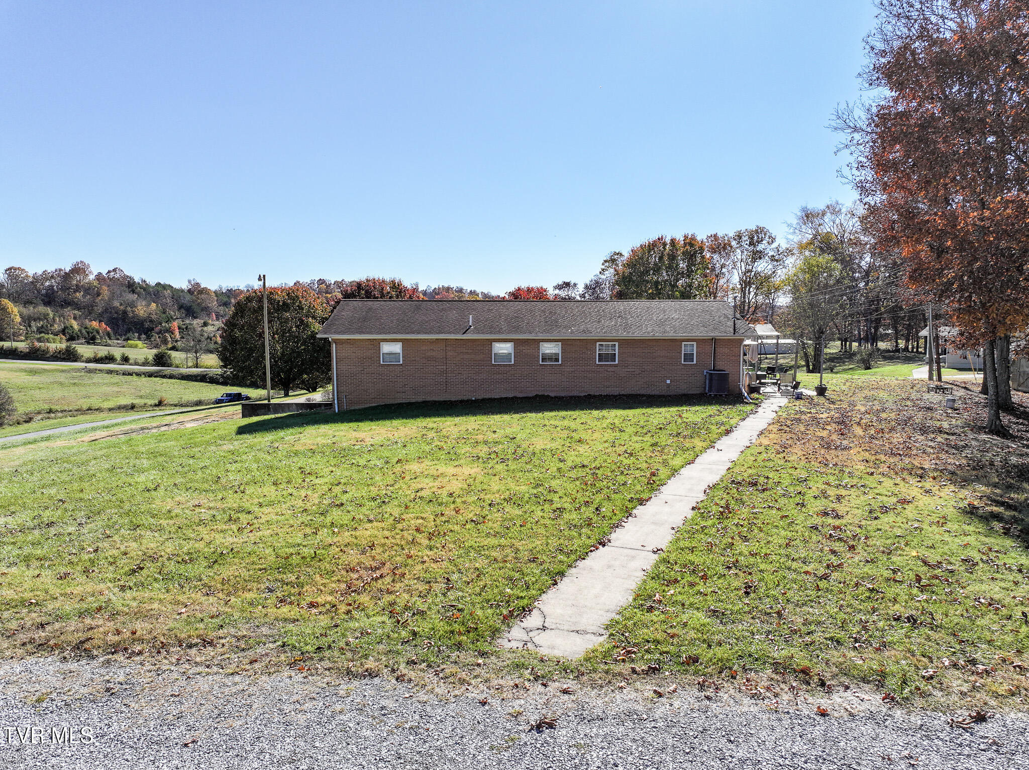 Greeneville, Tennessee, 37743, United States, 3 Bedrooms Bedrooms, ,2 BathroomsBathrooms,Residential,For Sale,1990242