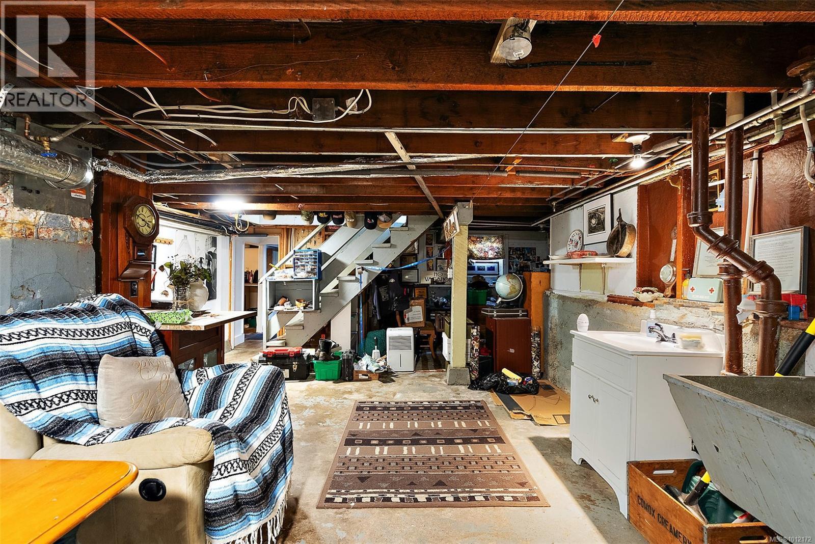 SIDNEY, British Columbia, V8L 2W2, CA, 5 Bedrooms Bedrooms, ,5 BathroomsBathrooms,Residential,For Sale,1949538