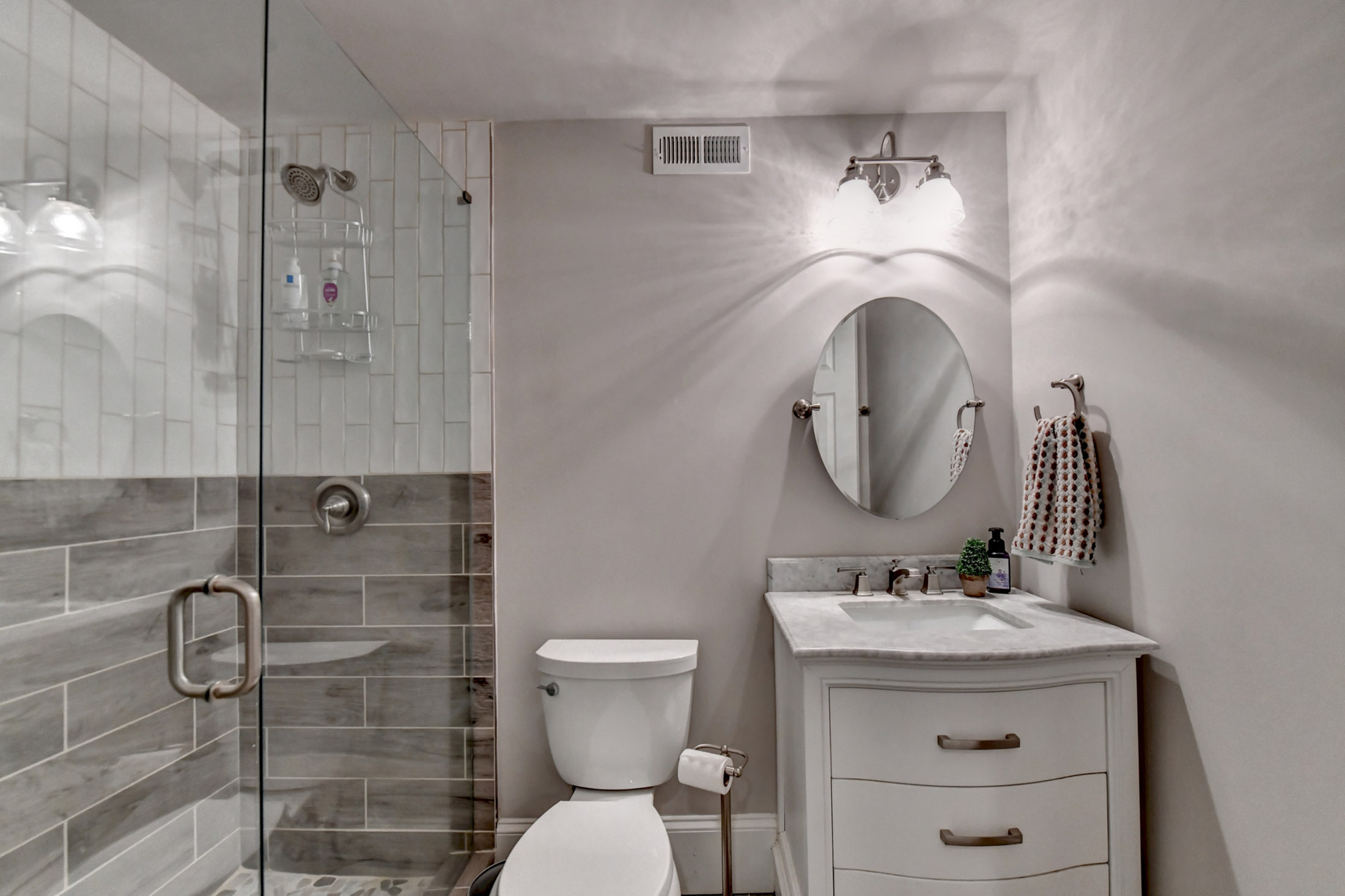  Stunning, Fully Renovated Glen Abbey Home Nestled in the Heart of Alpharetta - 物件實景