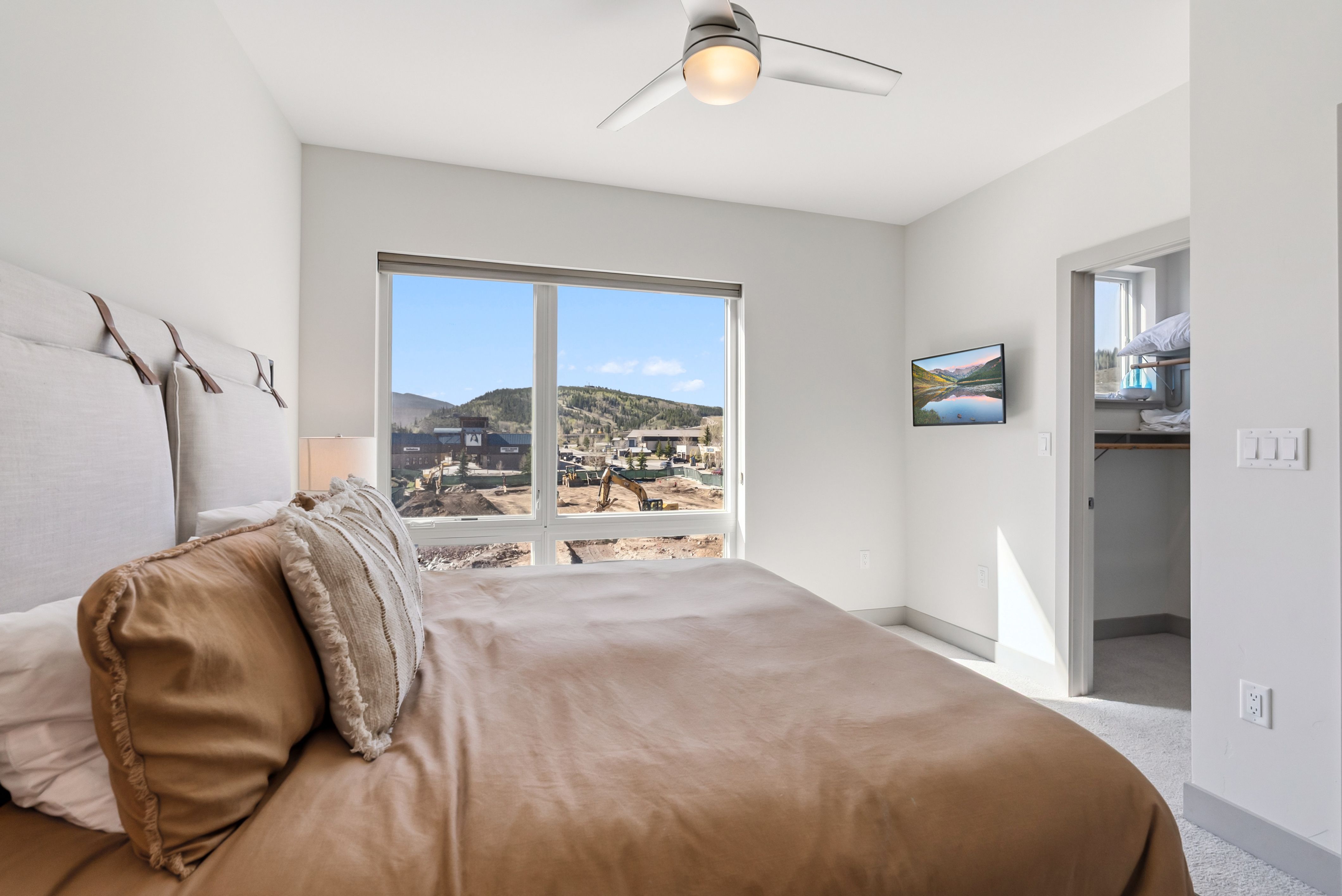  Modern Design Meets Mountain Living - 物件實景