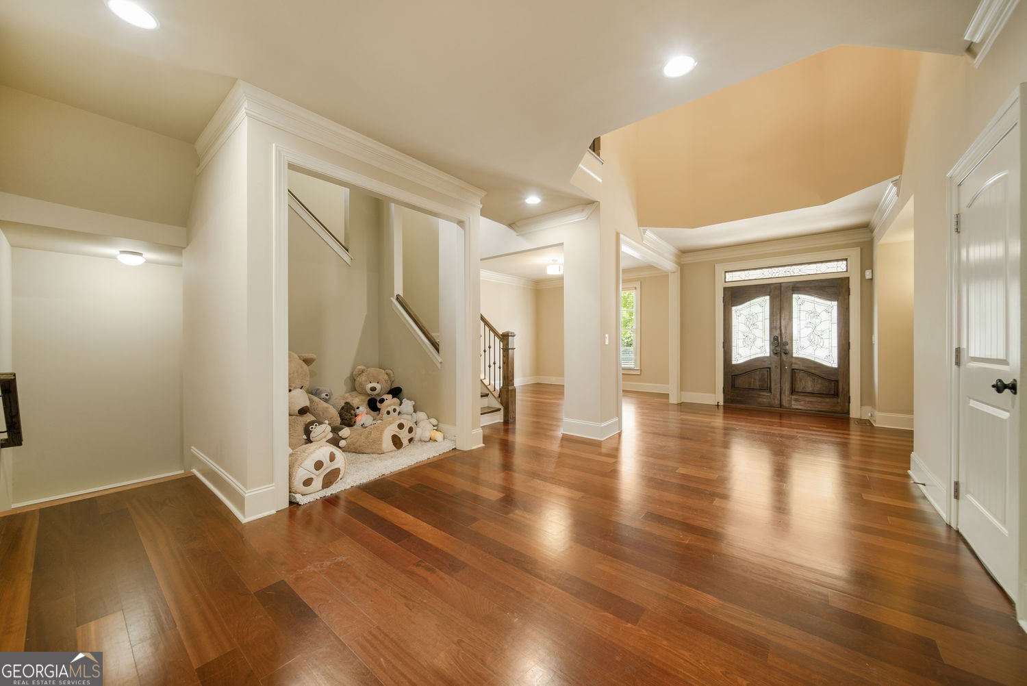 Snellville, Georgia, 30078, United States, 4 Bedrooms Bedrooms, ,5 BathroomsBathrooms,Residential,For Sale,1992513