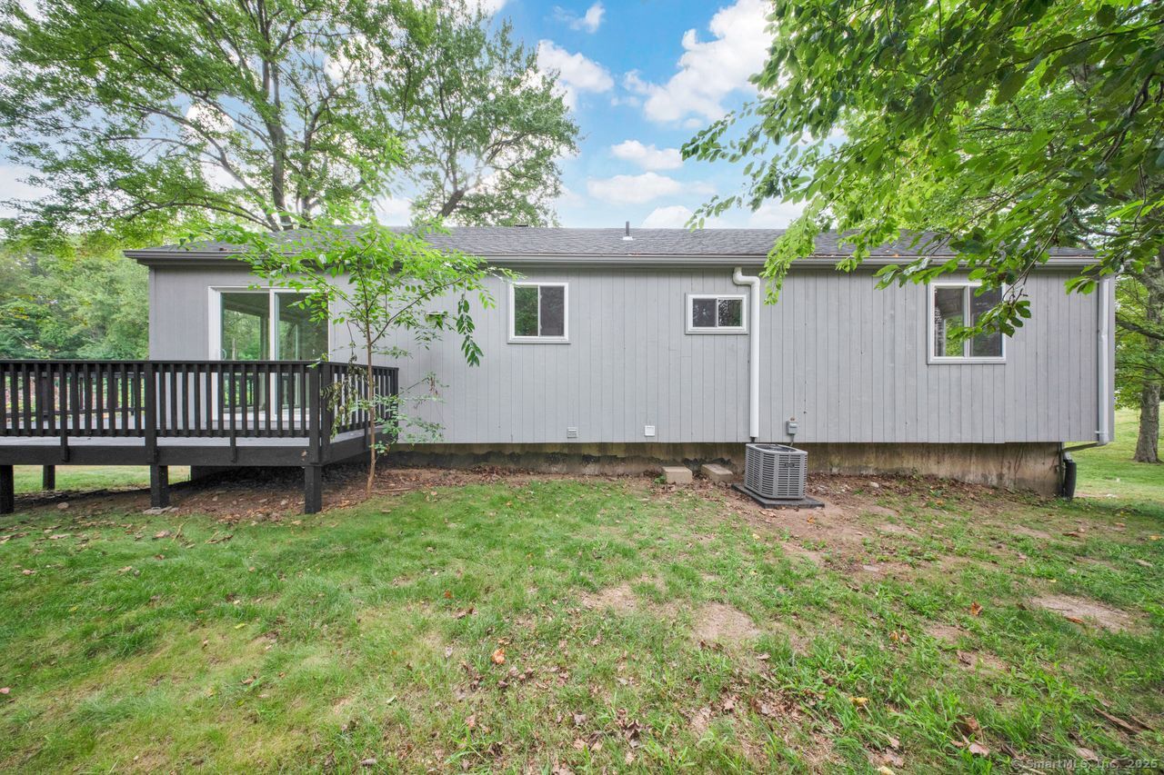Milford, Connecticut, 06461, United States, 4 Bedrooms Bedrooms, ,3 BathroomsBathrooms,Residential,For Sale,1932741