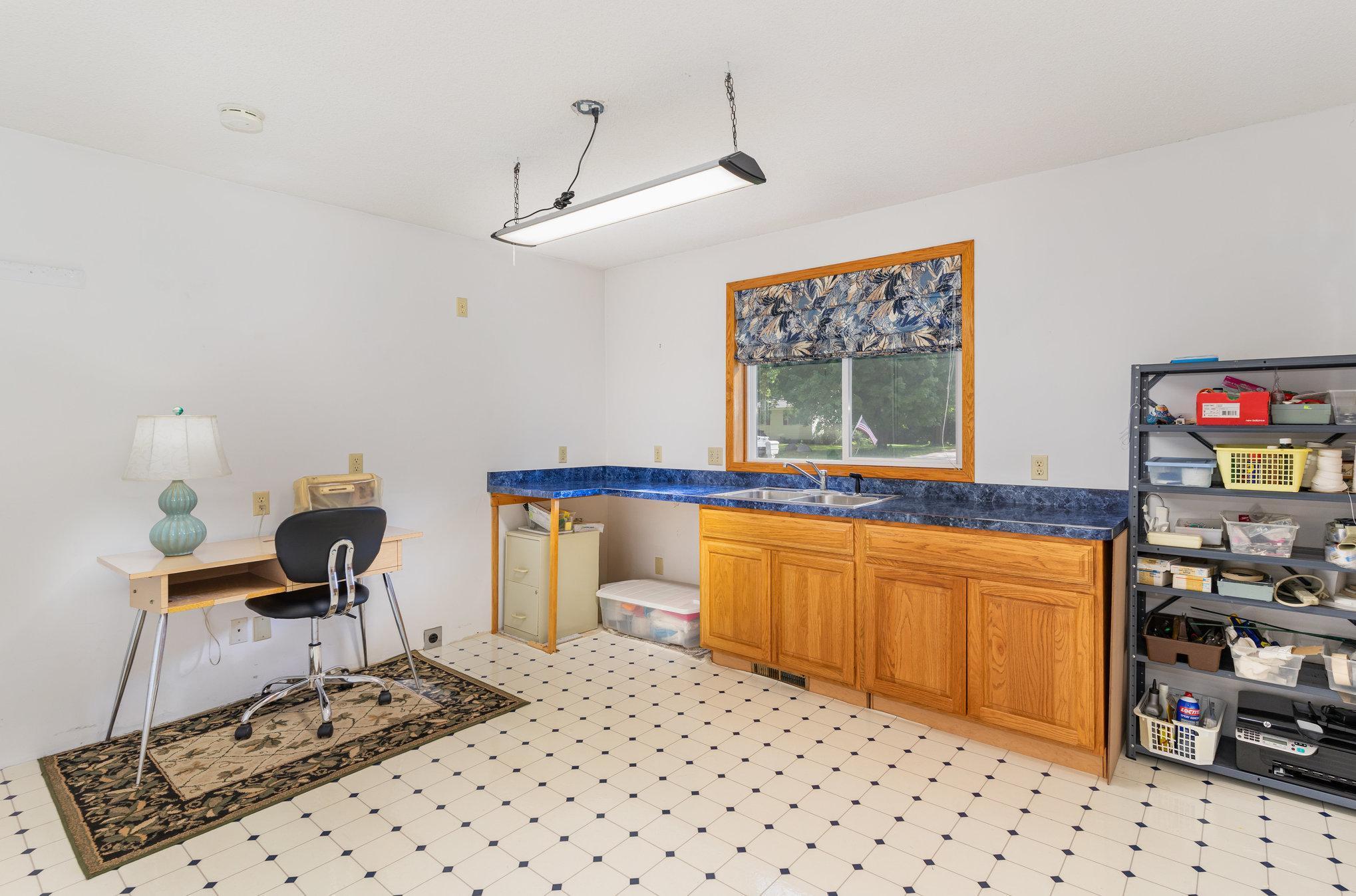 Lakeville, Minnesota, 55044, United States, 5 Bedrooms Bedrooms, ,1 BathroomBathrooms,Residential,For Sale,1989528