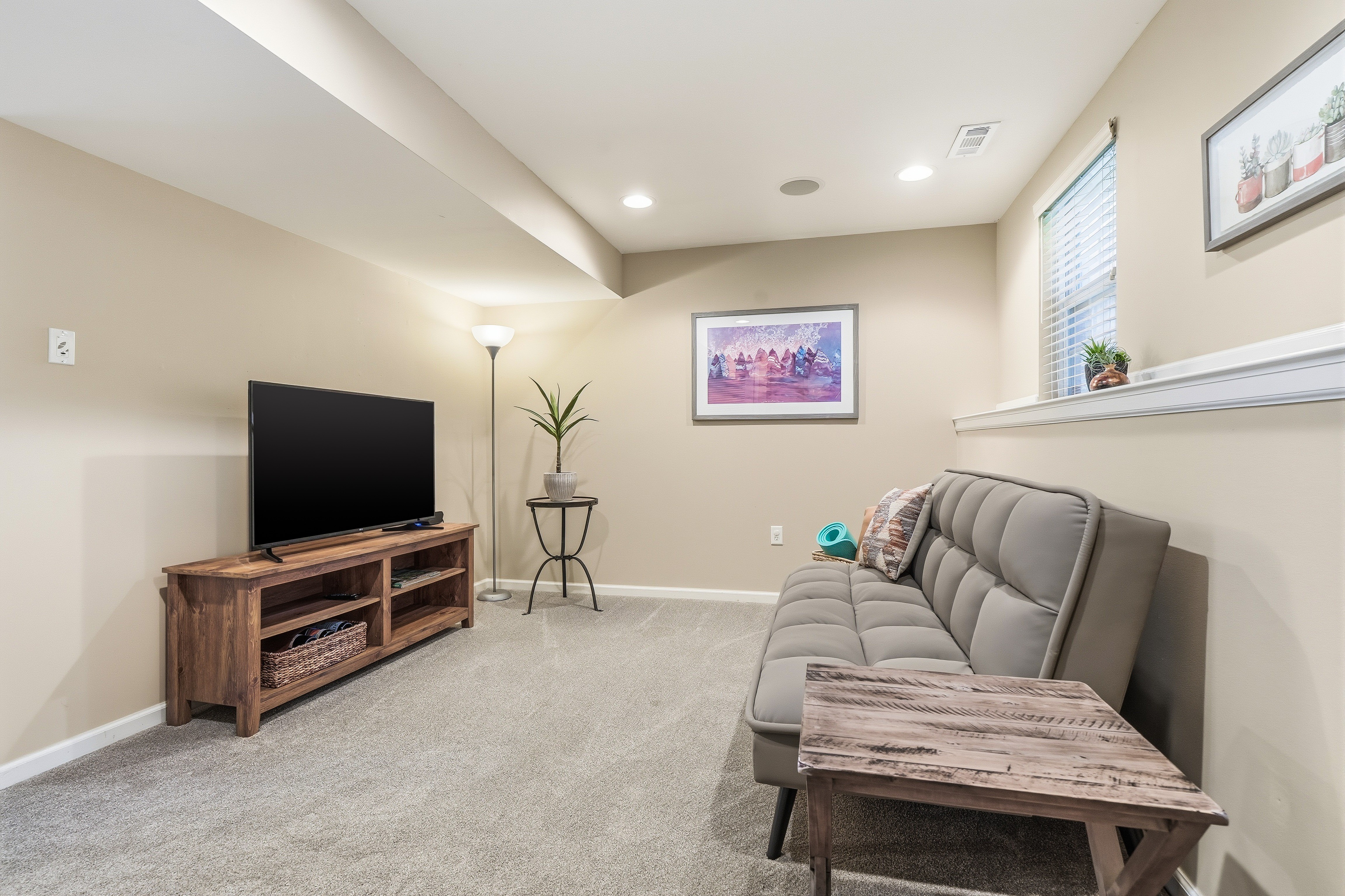  Immaculate & Beautifully Maintained Townhouse in Cedar Glen - 物件實景
