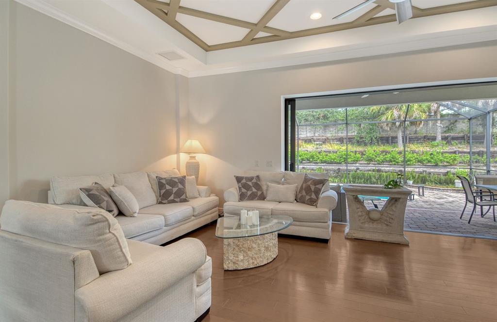 Bradenton, Florida, 34201, United States, 2 Bedrooms Bedrooms, ,2 BathroomsBathrooms,Residential,For Sale,1961743