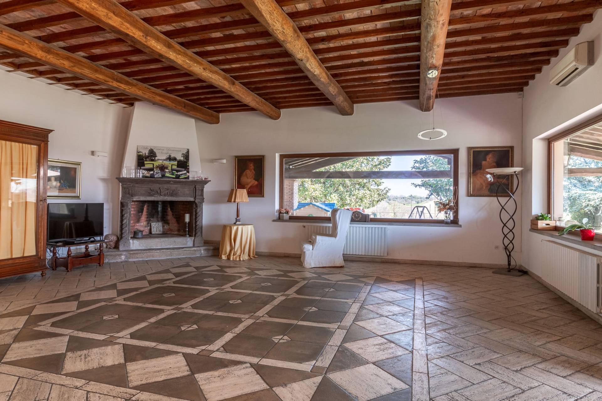 Sacrofano, Roma, 00060, IT, 6 Bedrooms Bedrooms, ,5 BathroomsBathrooms,Residential,For Sale,1850375