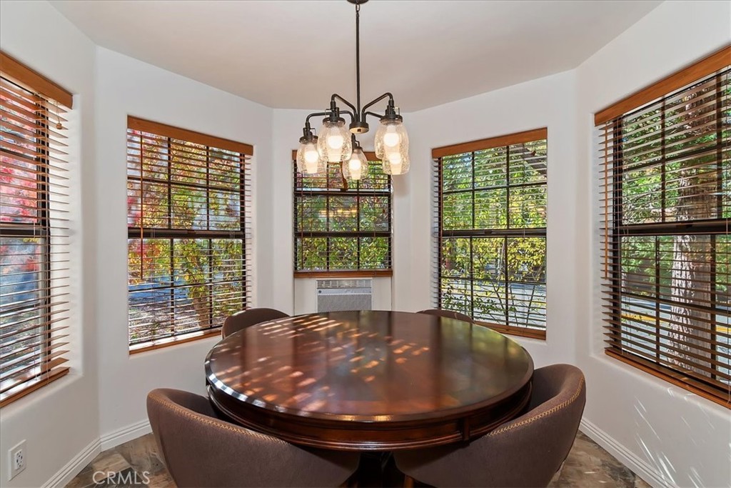 Lake Arrowhead, California, 92352, United States, 4 Bedrooms Bedrooms, ,3 BathroomsBathrooms,Residential,For Sale,1998822