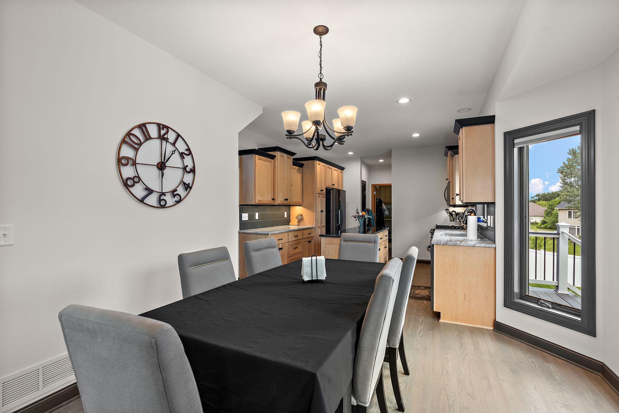 Oakdale, Minnesota, 55128, United States, 4 Bedrooms Bedrooms, ,4 BathroomsBathrooms,Residential,For Sale,1879213