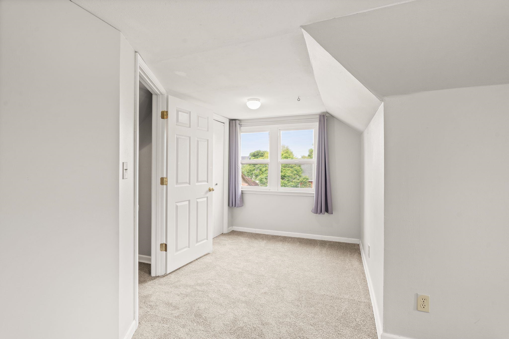 Greenacres, Washington, 99016, United States, 5 Bedrooms Bedrooms, ,2 BathroomsBathrooms,Residential,For Sale,1846797