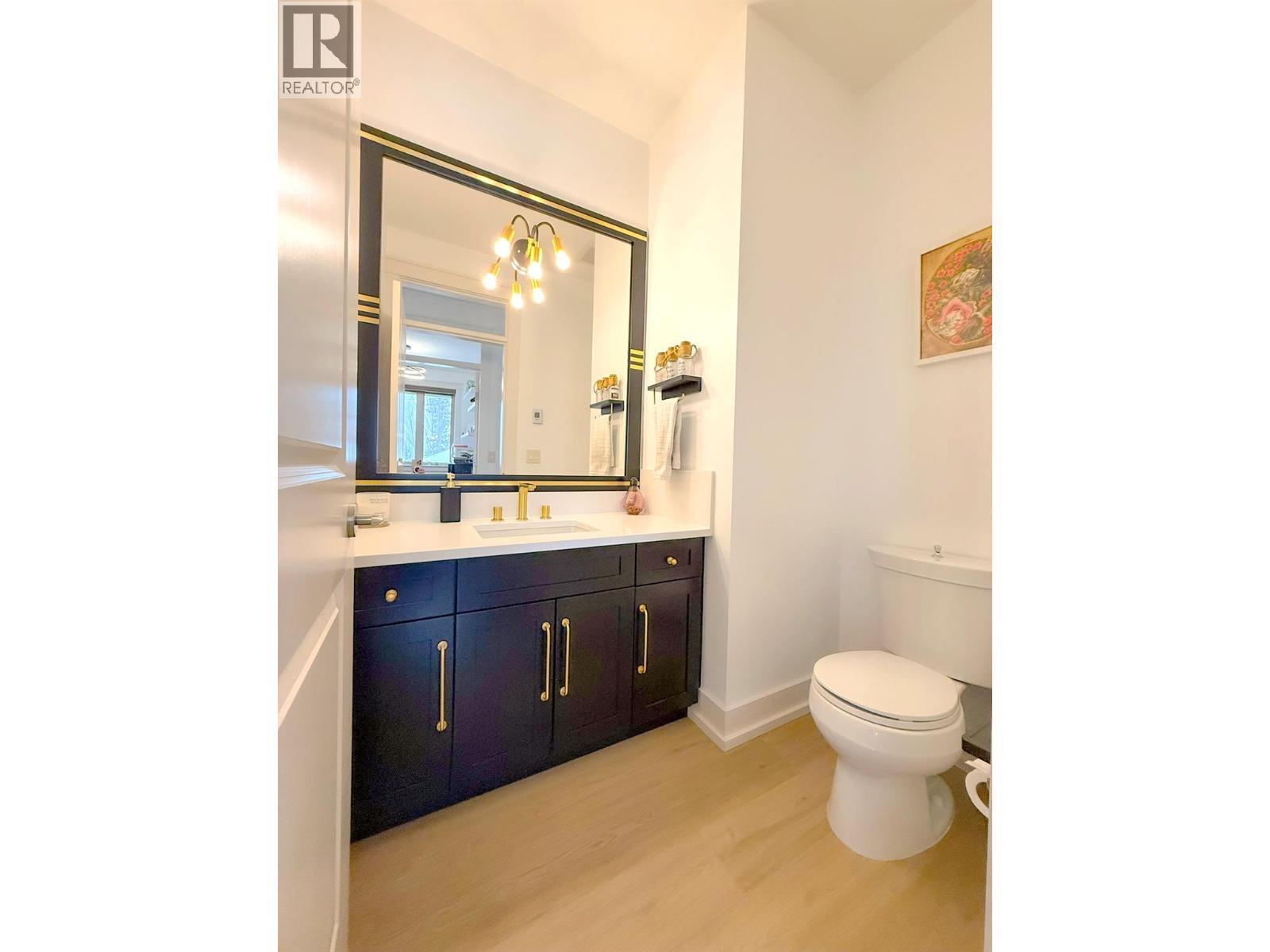 VERNON, British Columbia, V1H 1Y5, CA, 4 Bedrooms Bedrooms, ,2 BathroomsBathrooms,Residential,For Sale,1948063