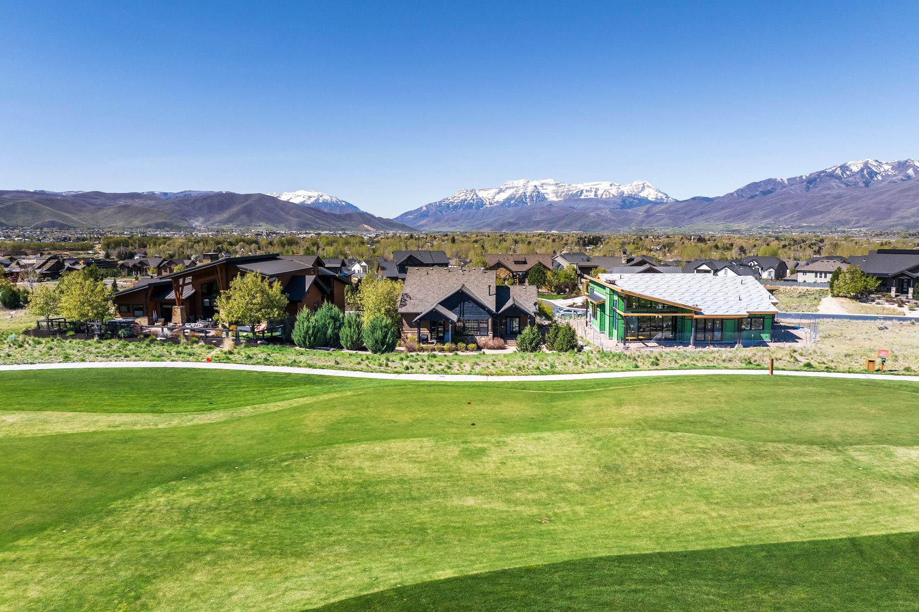  Golf Course Living with Membership Opportunity - 物件實景