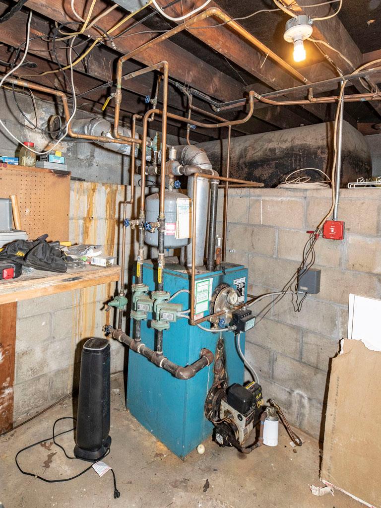 West Islip, New York, 11795, United States, 3 Bedrooms Bedrooms, ,2 BathroomsBathrooms,Residential,For Sale,1923514