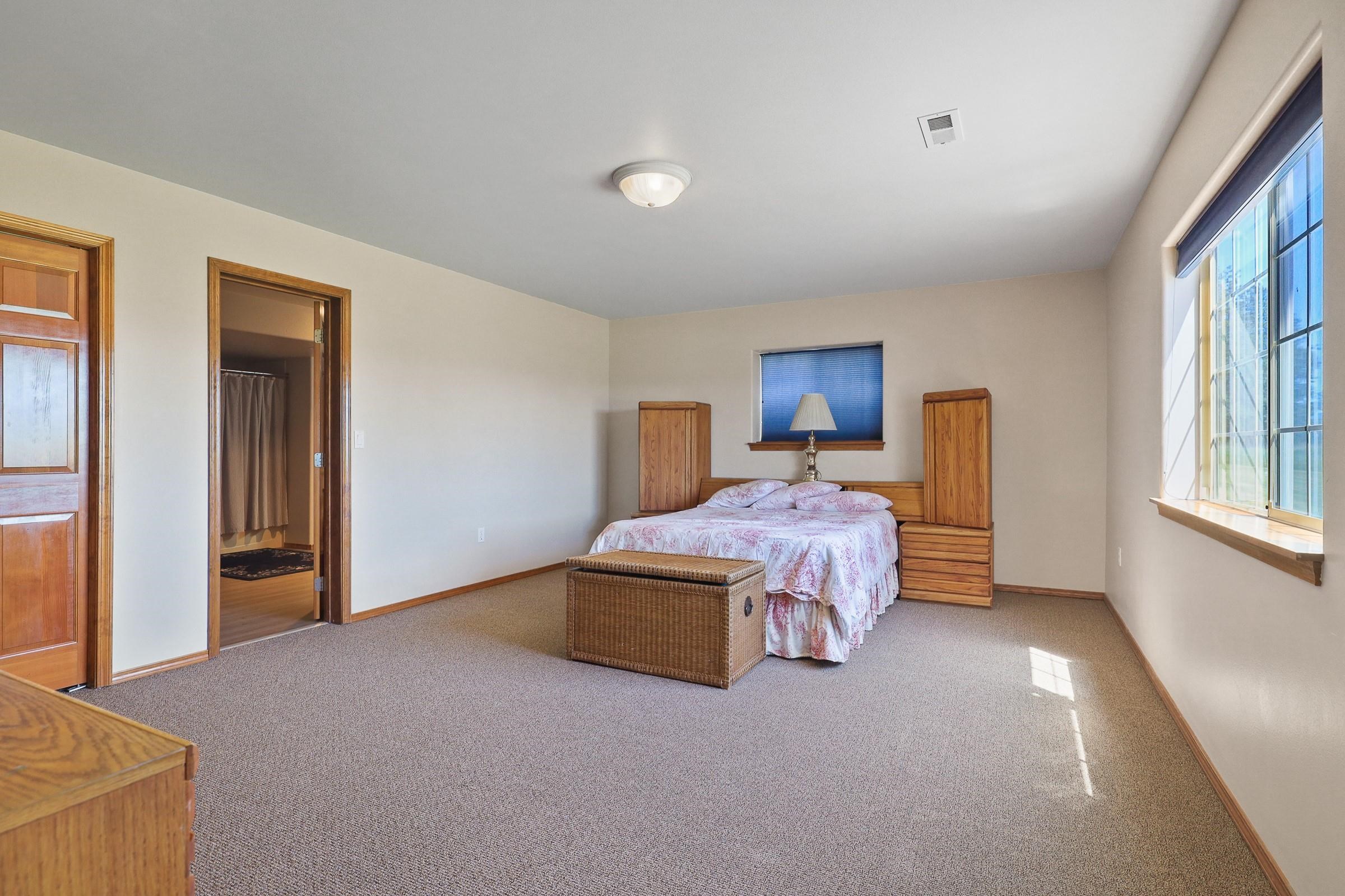 Mead, Washington, 99021, United States, 5 Bedrooms Bedrooms, ,5 BathroomsBathrooms,Residential,For Sale,1838740