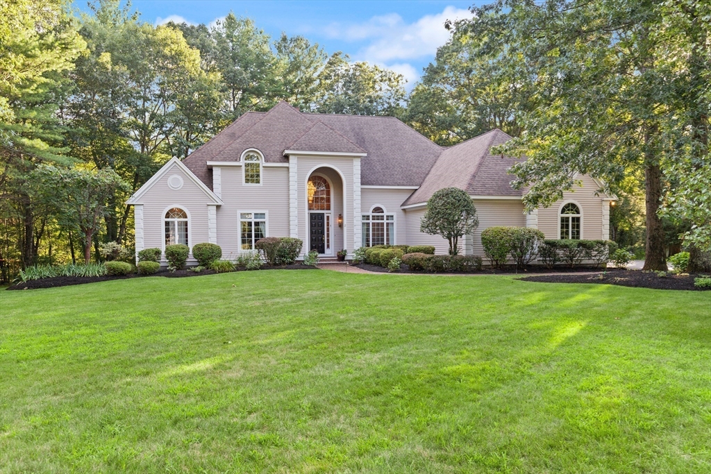 Topsfield, Massachusetts, 01983, United States, 4 Bedrooms Bedrooms, ,4 BathroomsBathrooms,Residential,For Sale,1901084