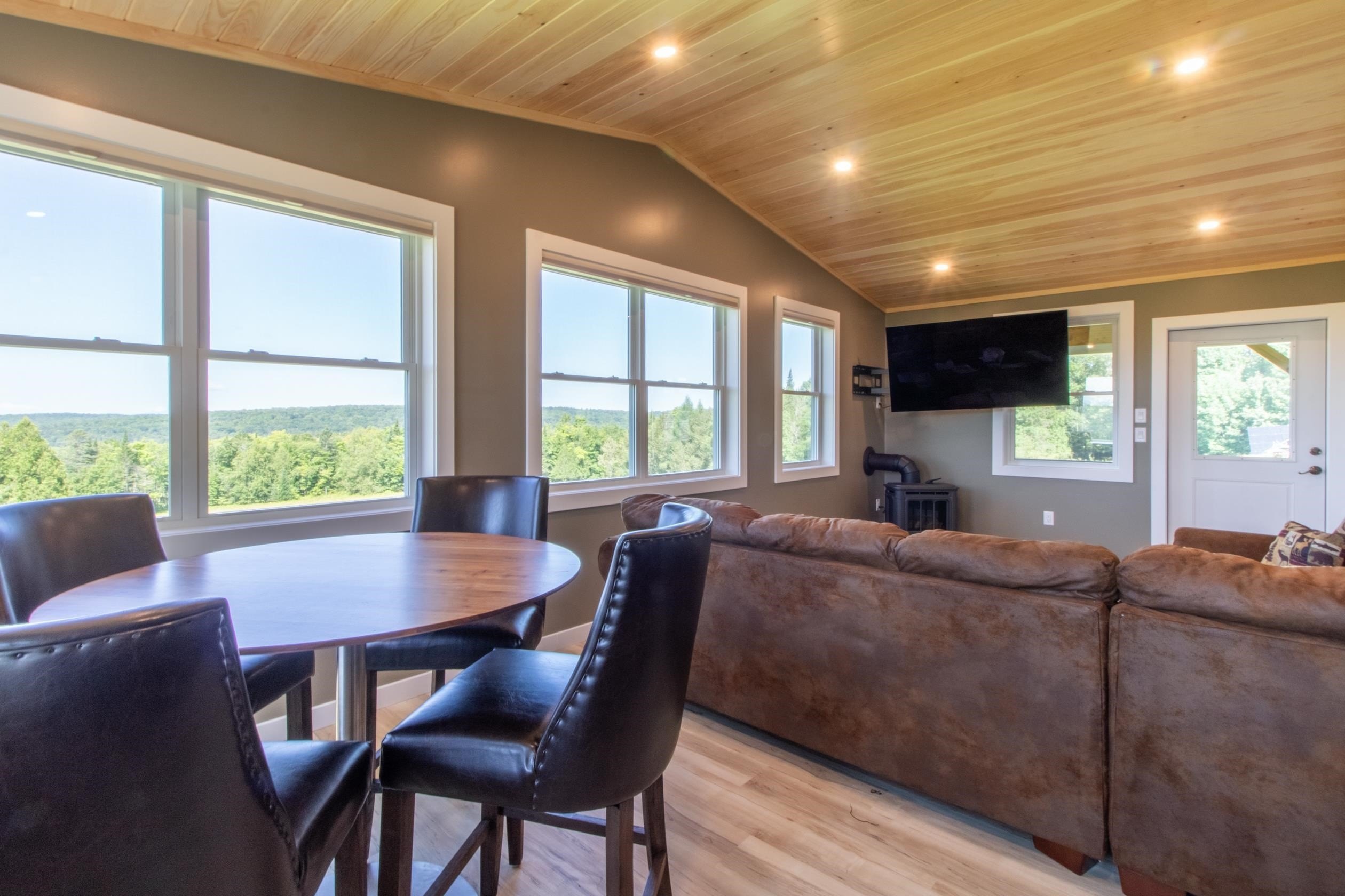 Charleston, Vermont, 05872, United States, 3 Bedrooms Bedrooms, ,1 BathroomBathrooms,Residential,For Sale,1893368