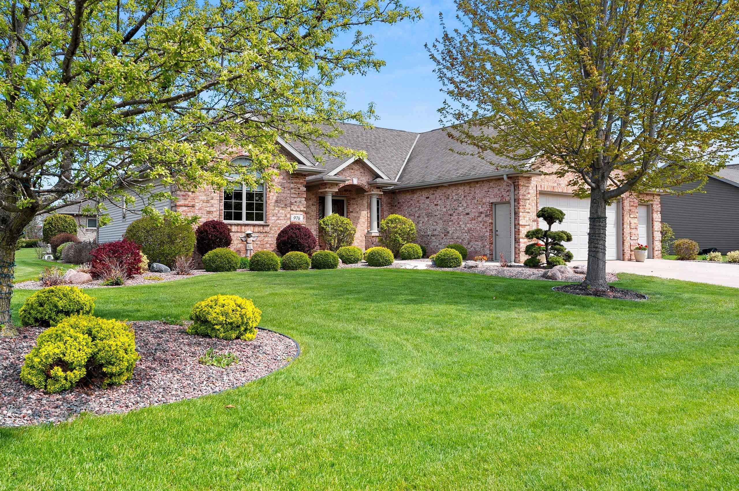 DE PERE, Wisconsin, 54115, United States, 3 Bedrooms Bedrooms, ,4 BathroomsBathrooms,Residential,For Sale,2048400