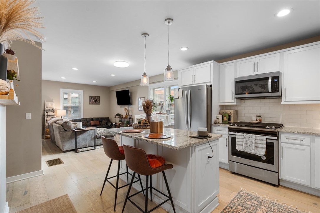 Lawrenceville, Pennsylvania, 15201, United States, ,Residential,For Sale,1988380