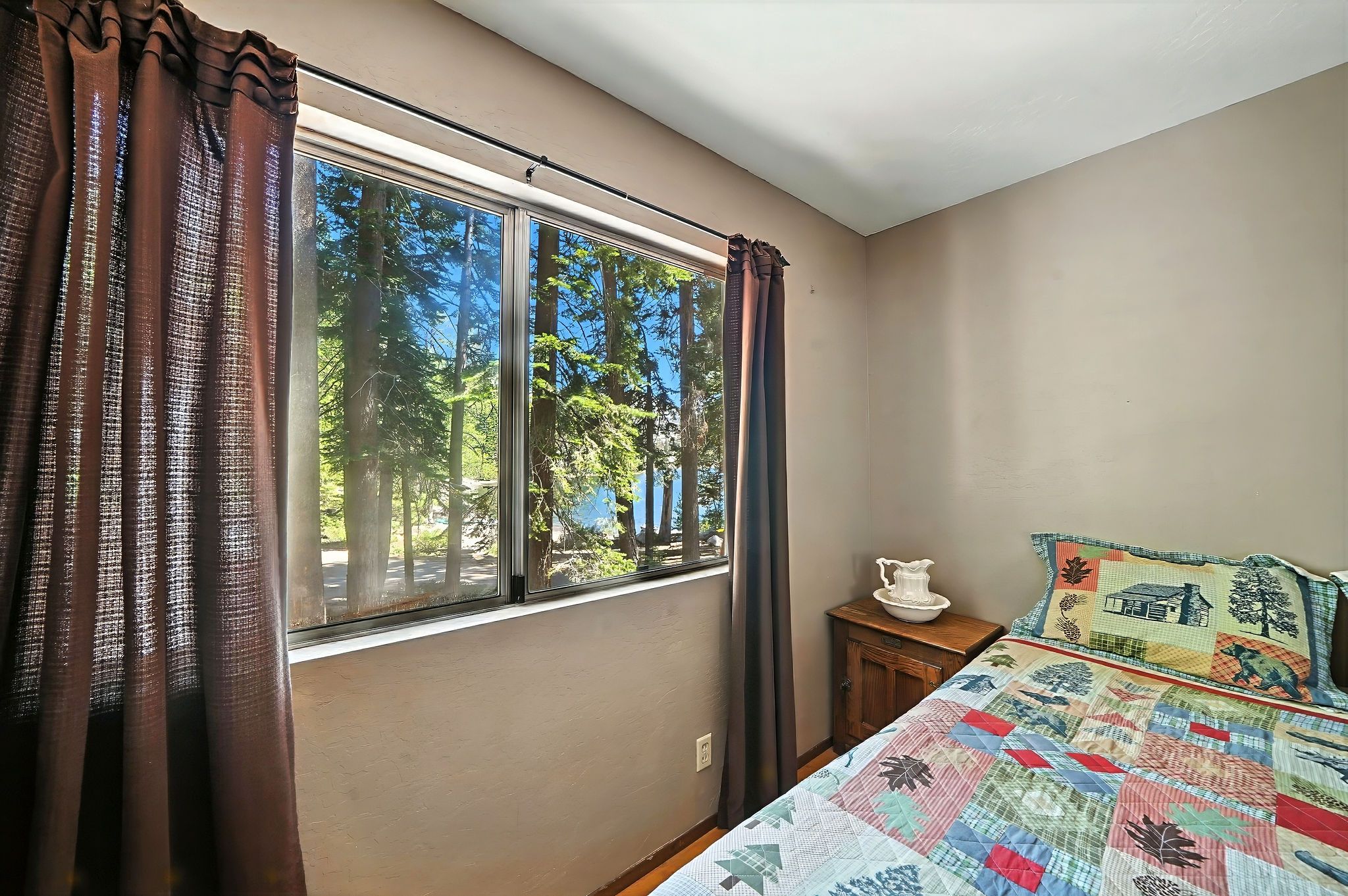  A Rare Opportunity to Own One of Silver Lake’s Best-Located Cabins - 物件實景