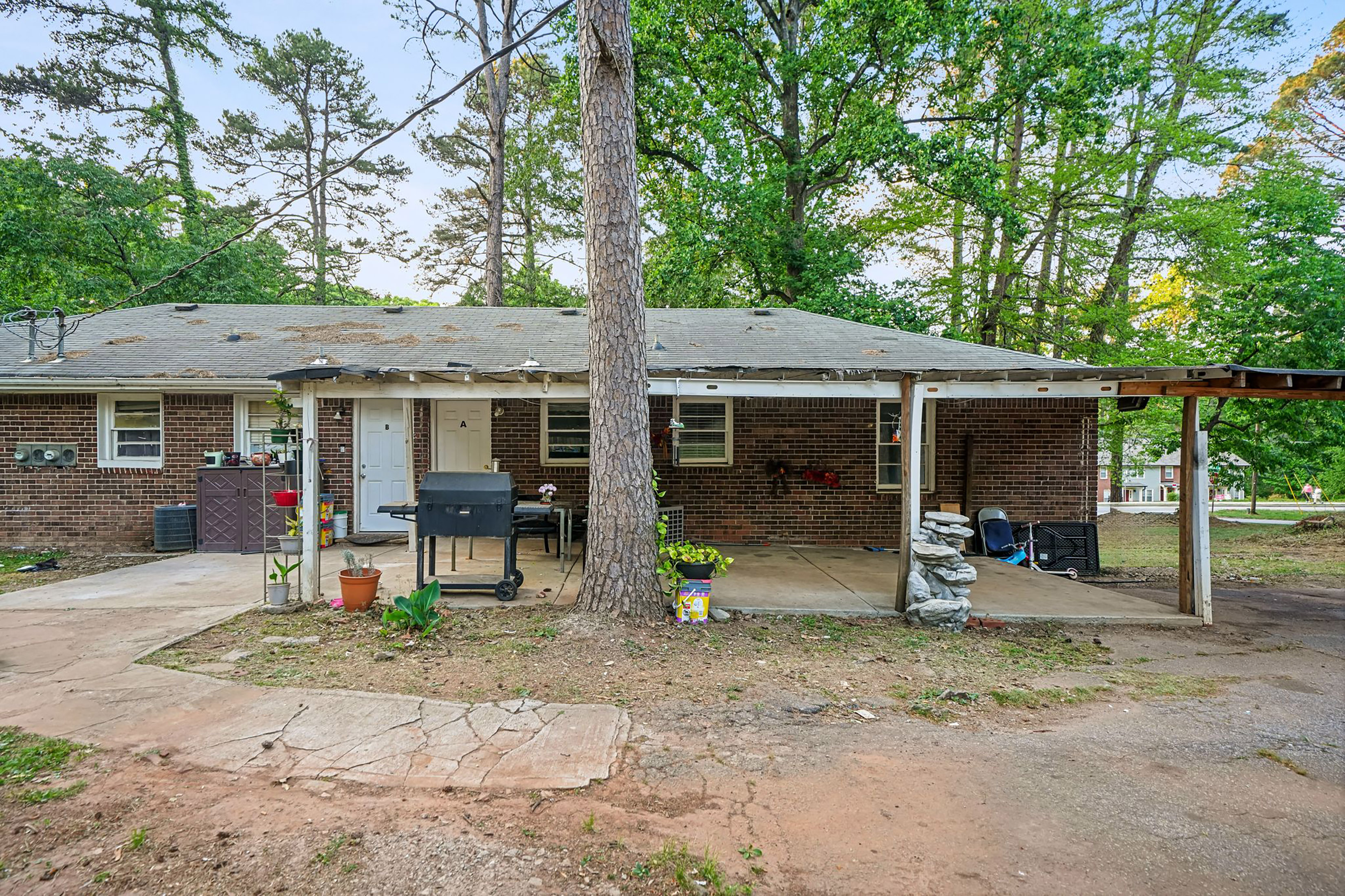  Income-Producing Duplex - 物件實景