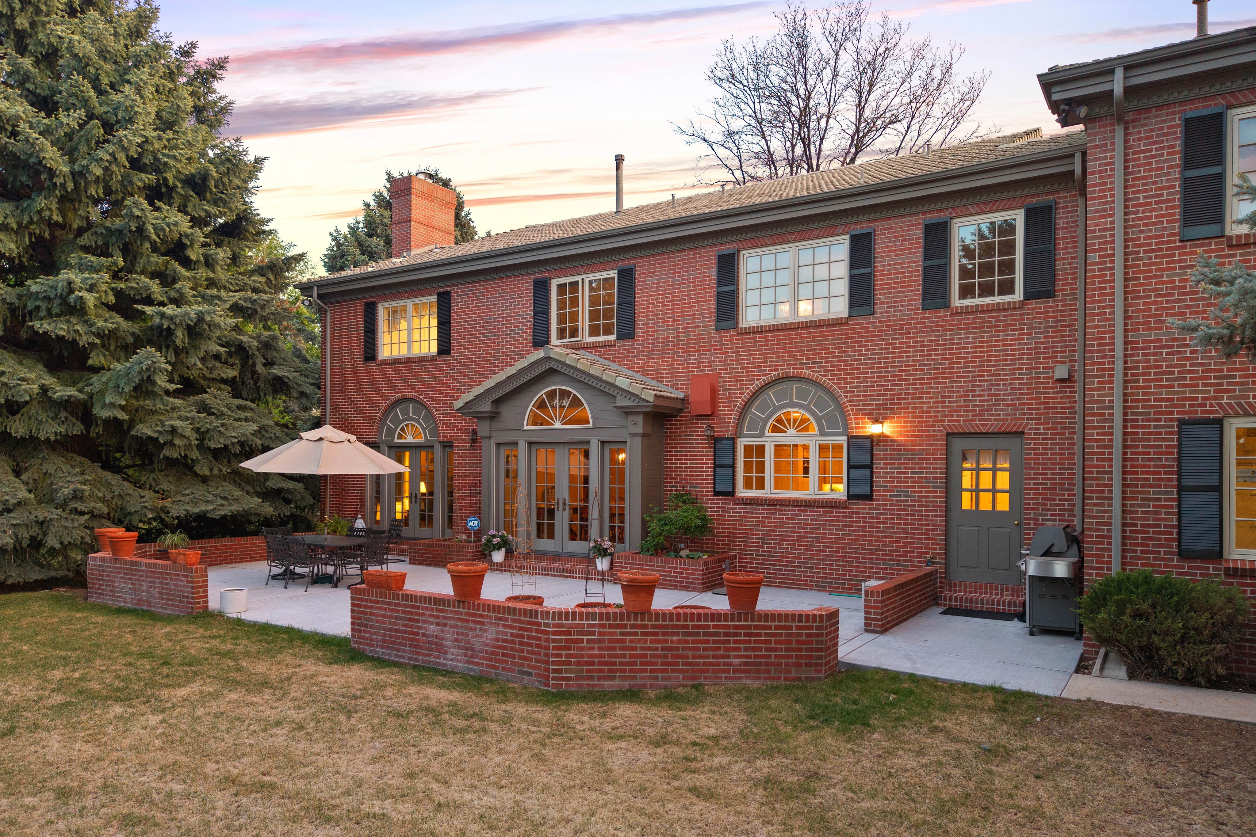  Exceptional Pennsylvania-Inspired Red Brick Colonial Revival - 物件實景