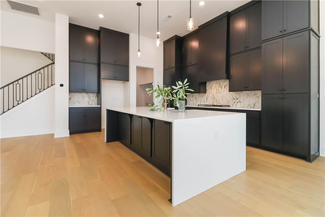 Bentonville, Arkansas, 72713, United States, 4 Bedrooms Bedrooms, ,3 BathroomsBathrooms,Residential,For Sale,1989586