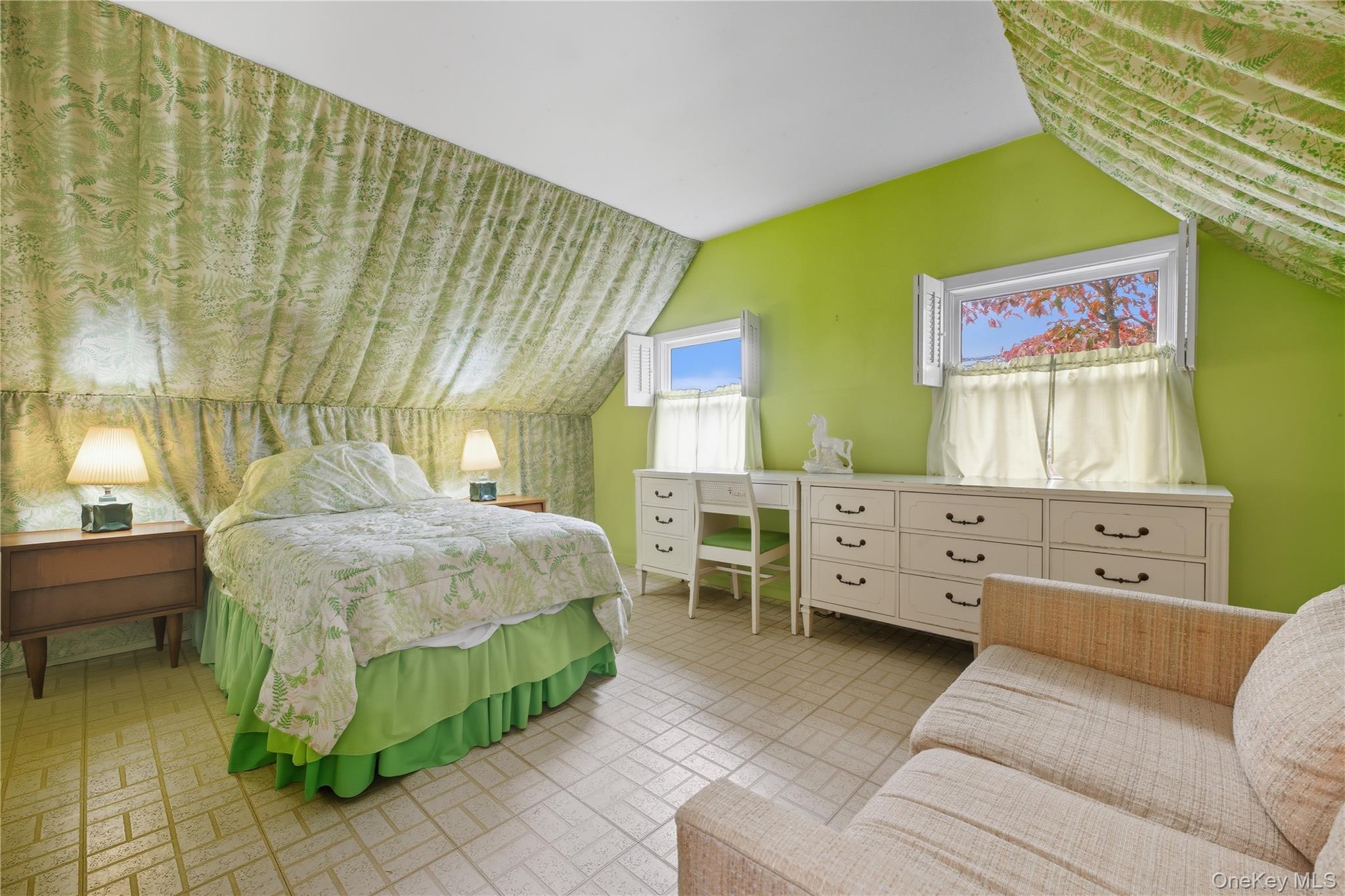 Levittown, New York, 11756, United States, 4 Bedrooms Bedrooms, ,1 BathroomBathrooms,Residential,For Sale,1987687