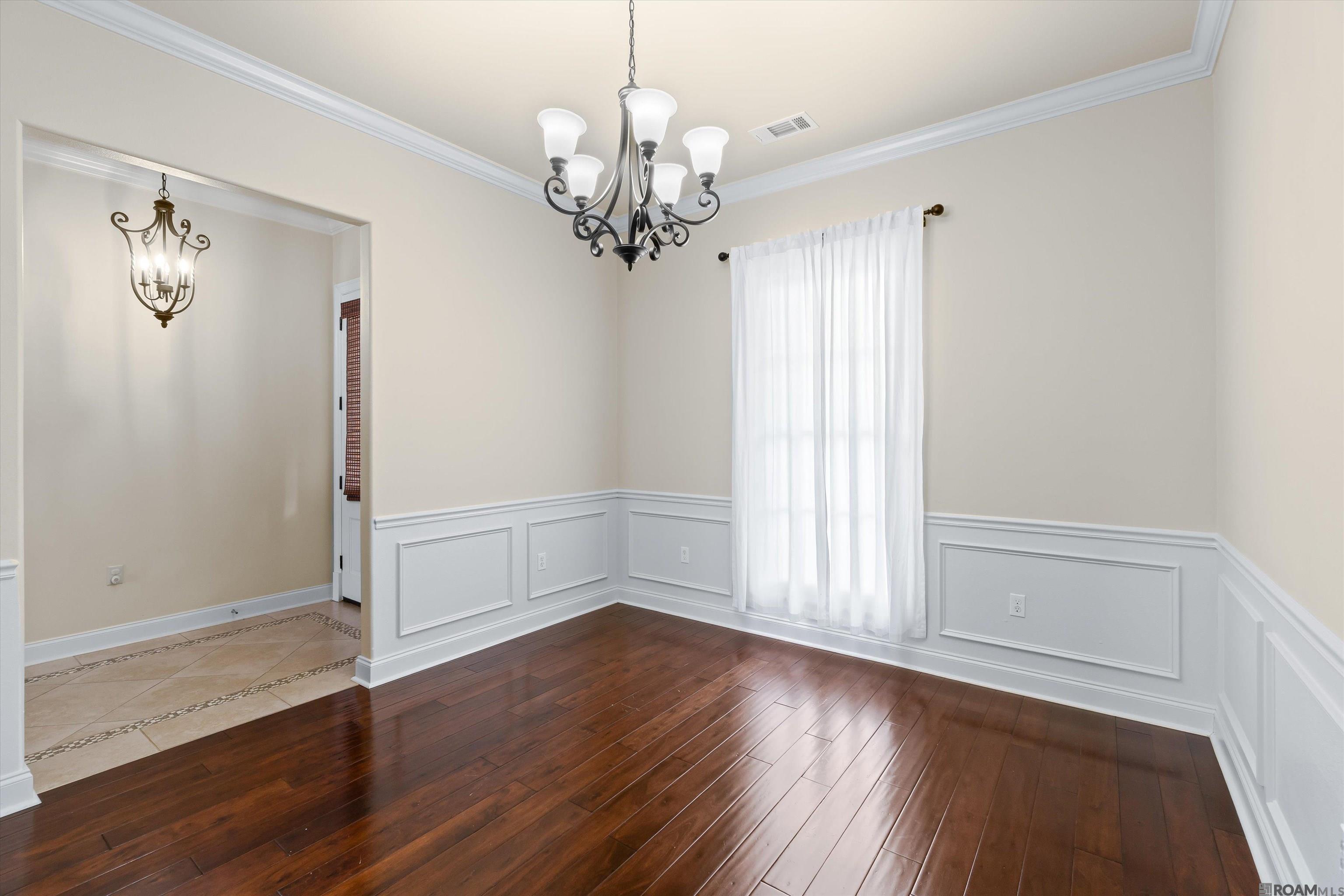 Gonzales, Louisiana, 70737, United States, 5 Bedrooms Bedrooms, ,3 BathroomsBathrooms,Residential,For Sale,1915679