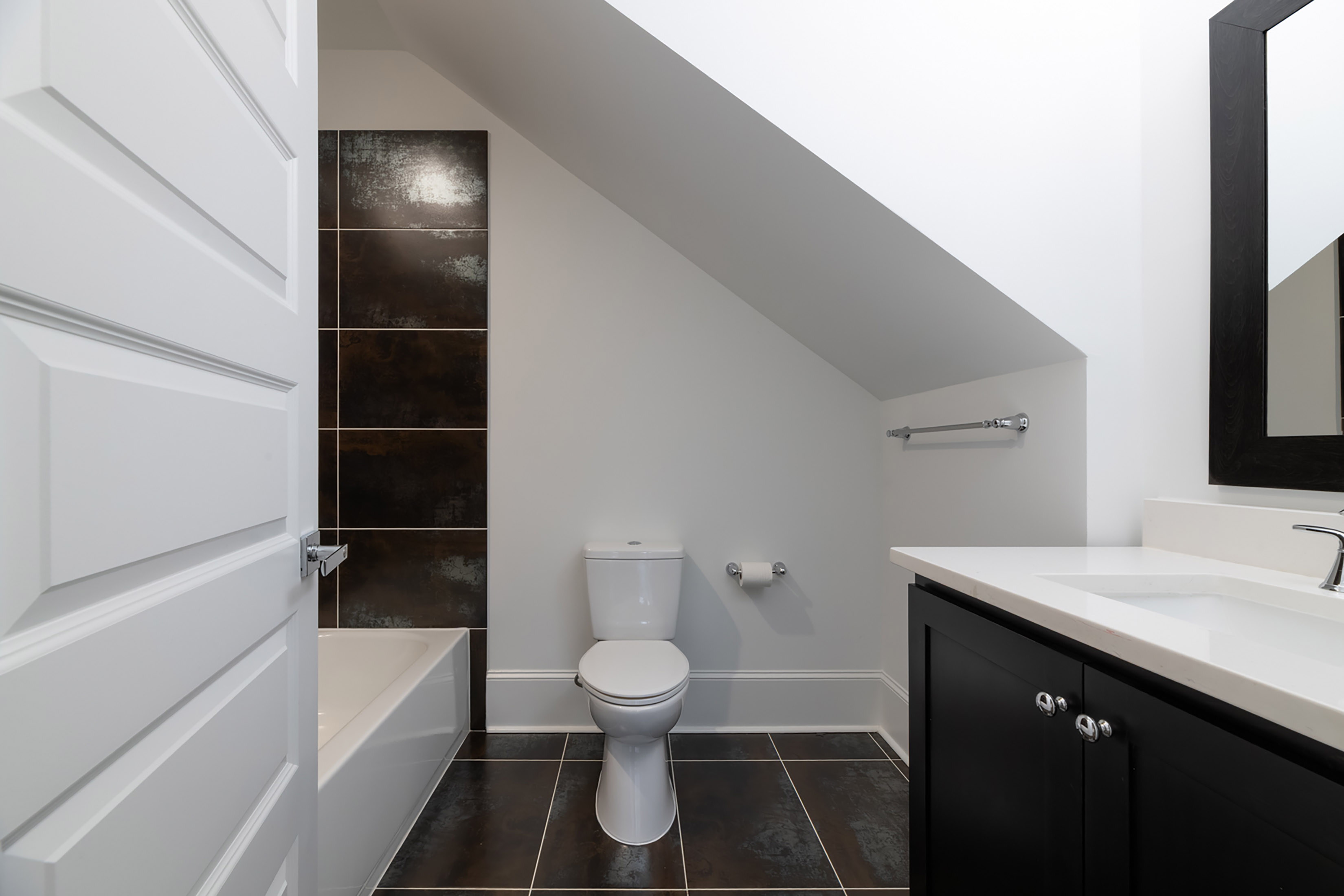  Stunning Four Level Move-in Ready Townhome - 物件實景