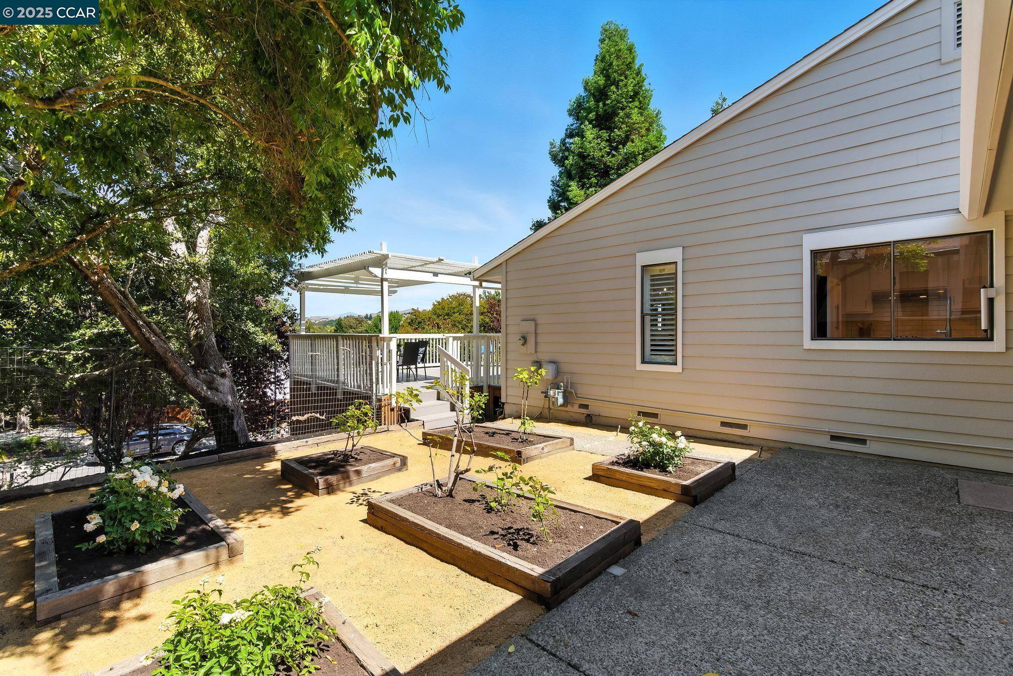 Moraga, California, 94556, United States, 3 Bedrooms Bedrooms, ,2 BathroomsBathrooms,Residential,For Sale,1926288