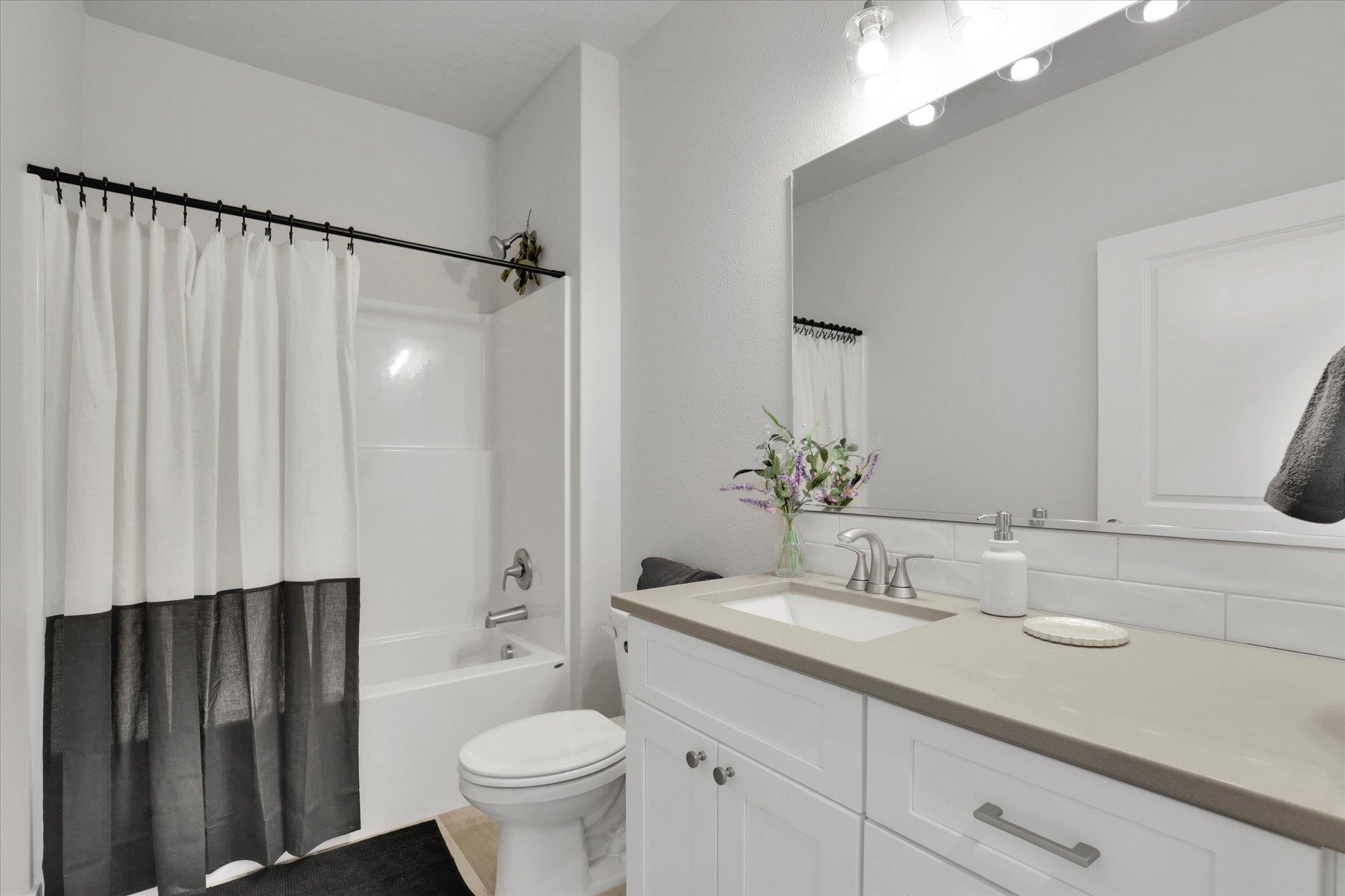 Deer Park, Washington, 99006, United States, 3 Bedrooms Bedrooms, ,2 BathroomsBathrooms,Residential,For Sale,1684387