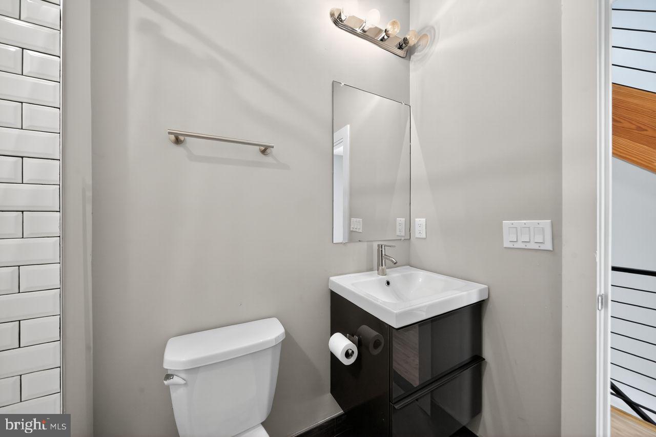 Philadelphia, Pennsylvania, 19146, United States, 4 Bedrooms Bedrooms, ,3 BathroomsBathrooms,Residential,For Sale,1960964