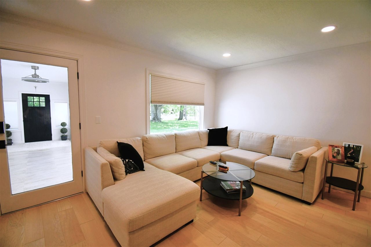 Alanson, Michigan, 49706, United States, 5 Bedrooms Bedrooms, ,3 BathroomsBathrooms,Residential,For Sale,1876087